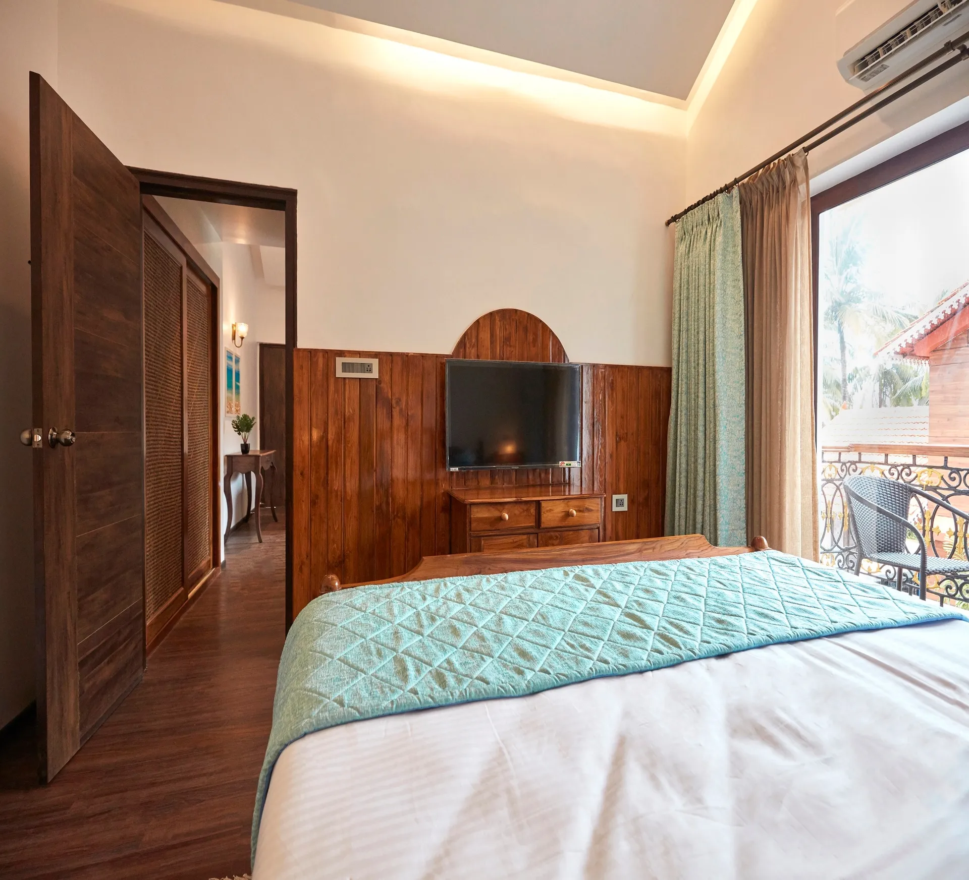 Sea Queen Beach Resort and Spa Room