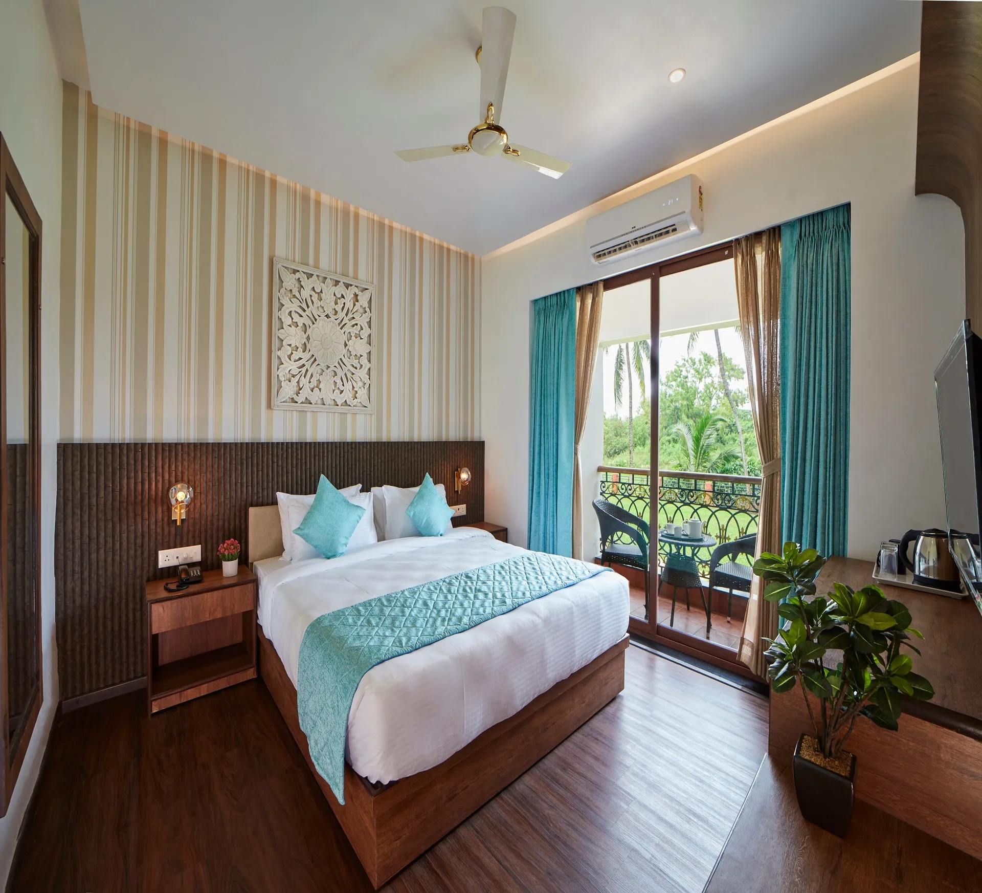 Sea Queen Beach Resort and Spa Room