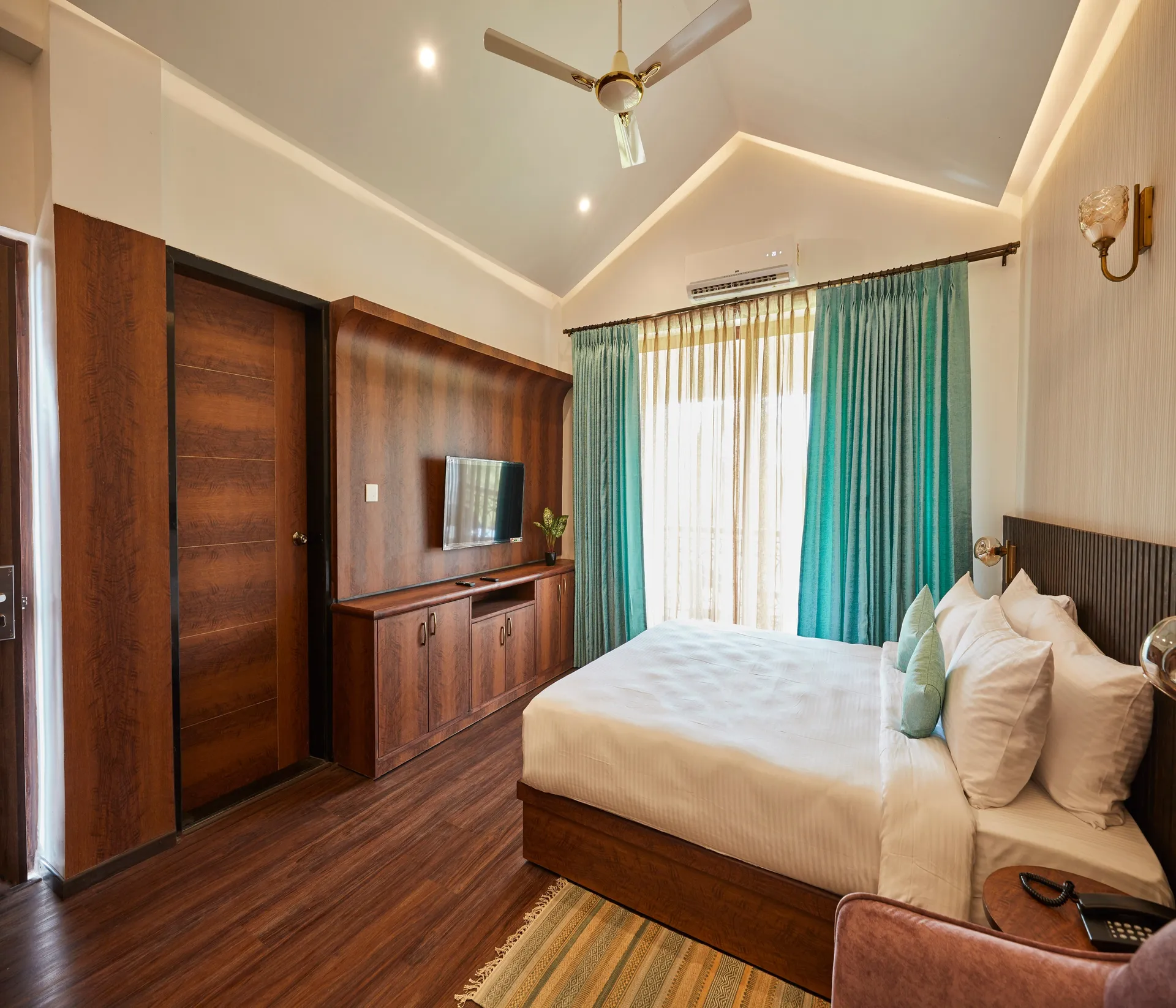 Sea Queen Beach Resort and Spa Room