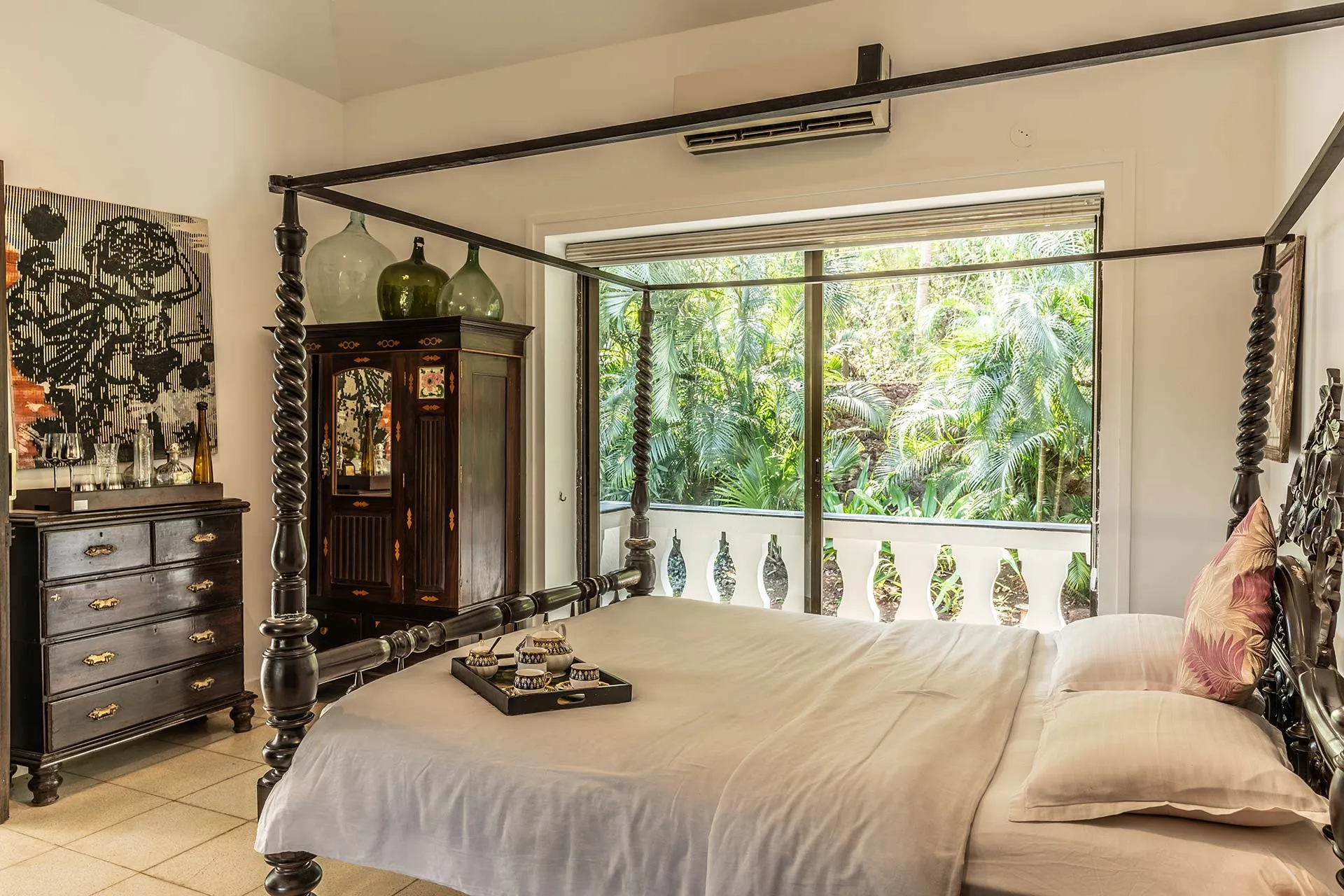 StayVista | Vintage Hideaway 4 BHK Villa Interiors