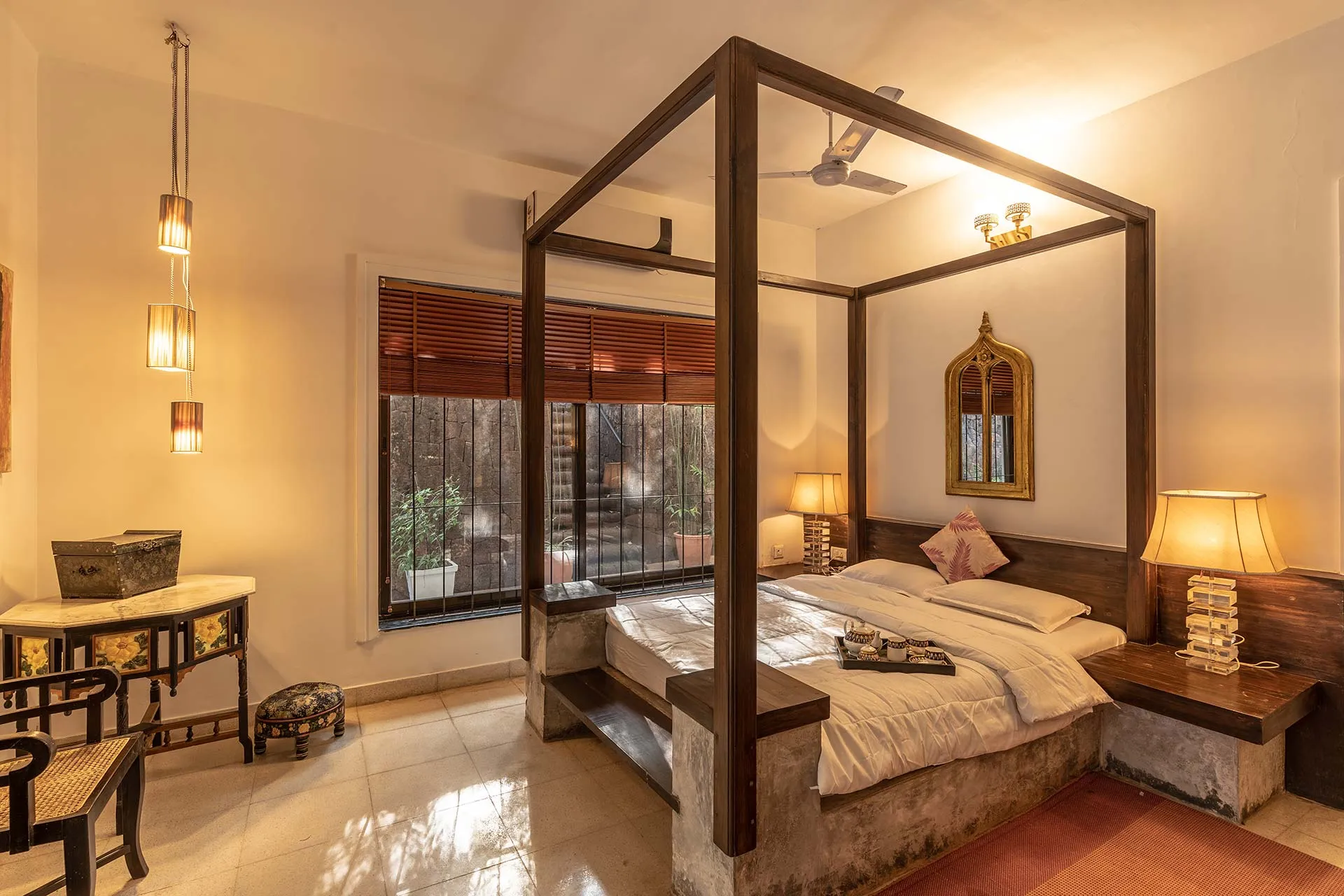 StayVista | Vintage Hideaway 4 BHK Villa Bedroom