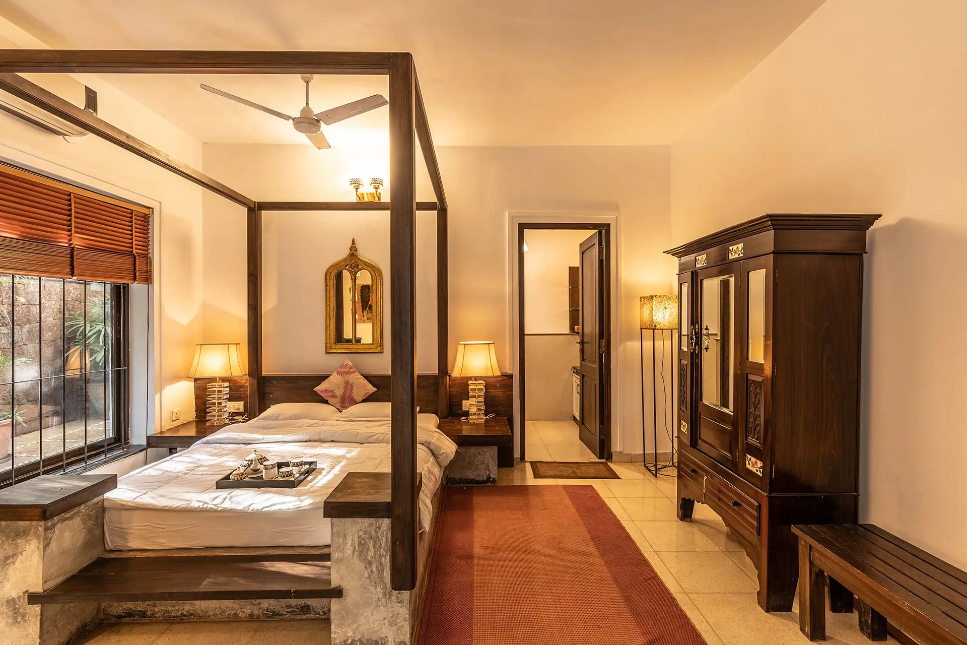 StayVista | Vintage Hideaway 4 BHK Villa Bedroom
