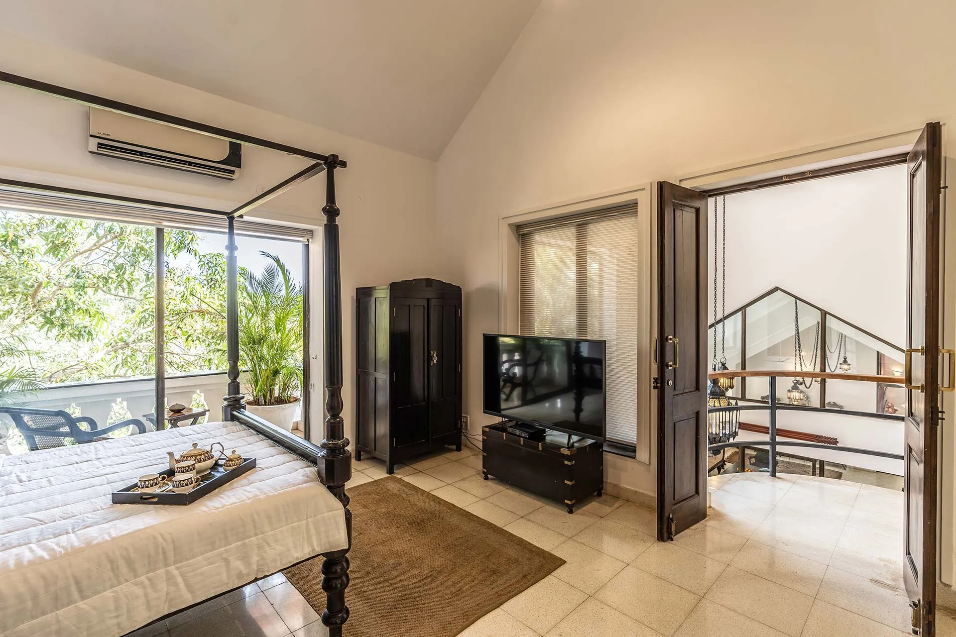 StayVista | Vintage Hideaway 4 BHK Villa Interiors
