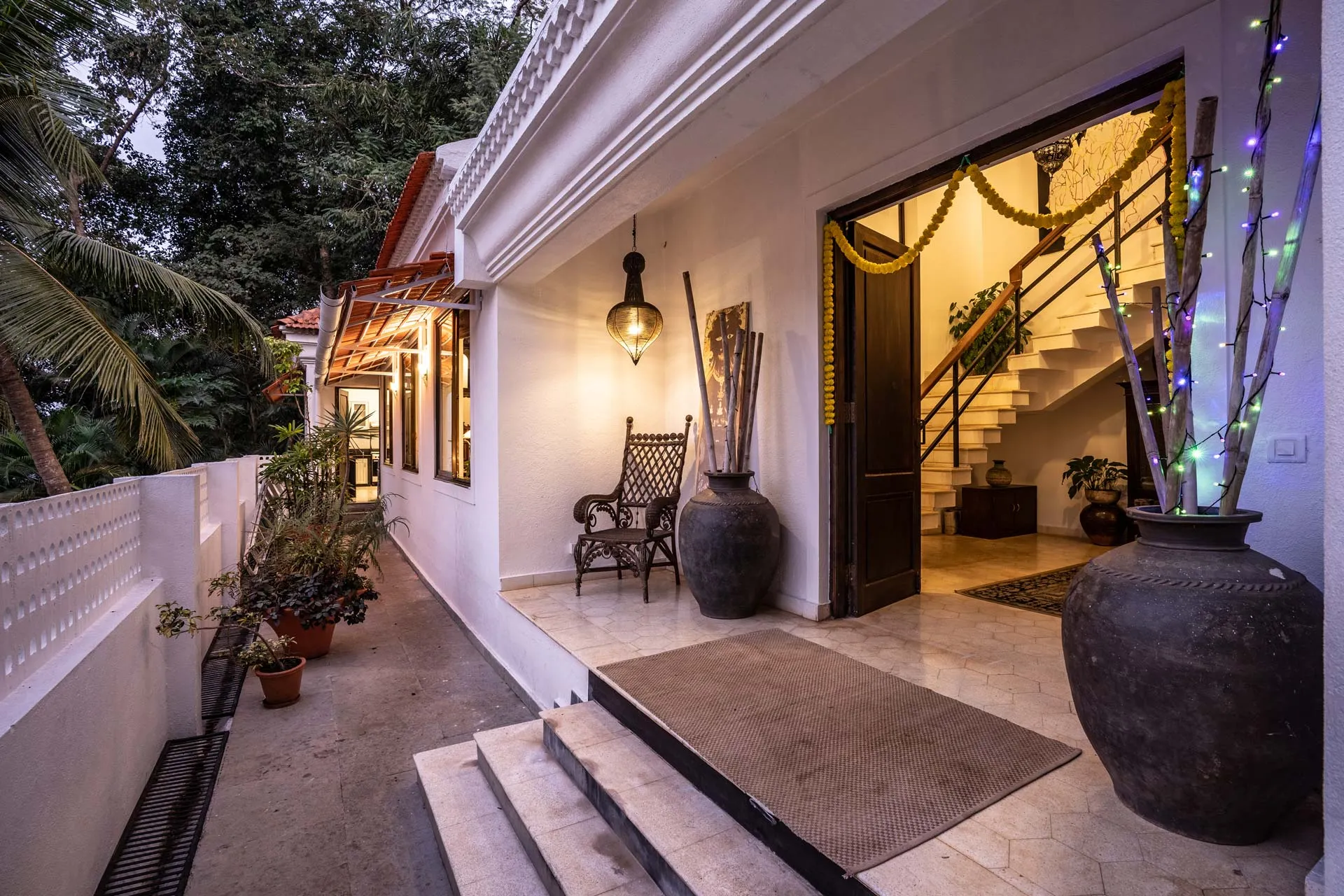 StayVista | Vintage Hideaway 4 BHK Villa Lobby Lounge
