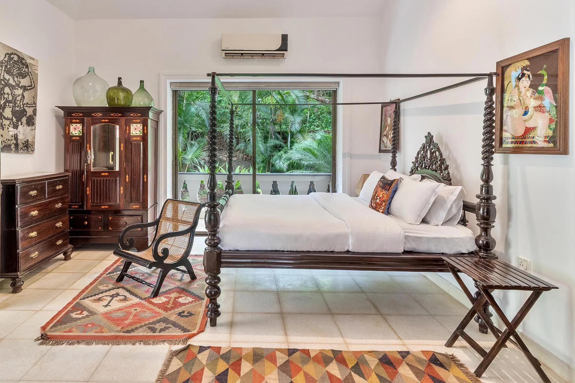 StayVista | Vintage Hideaway 4 BHK Villa Others