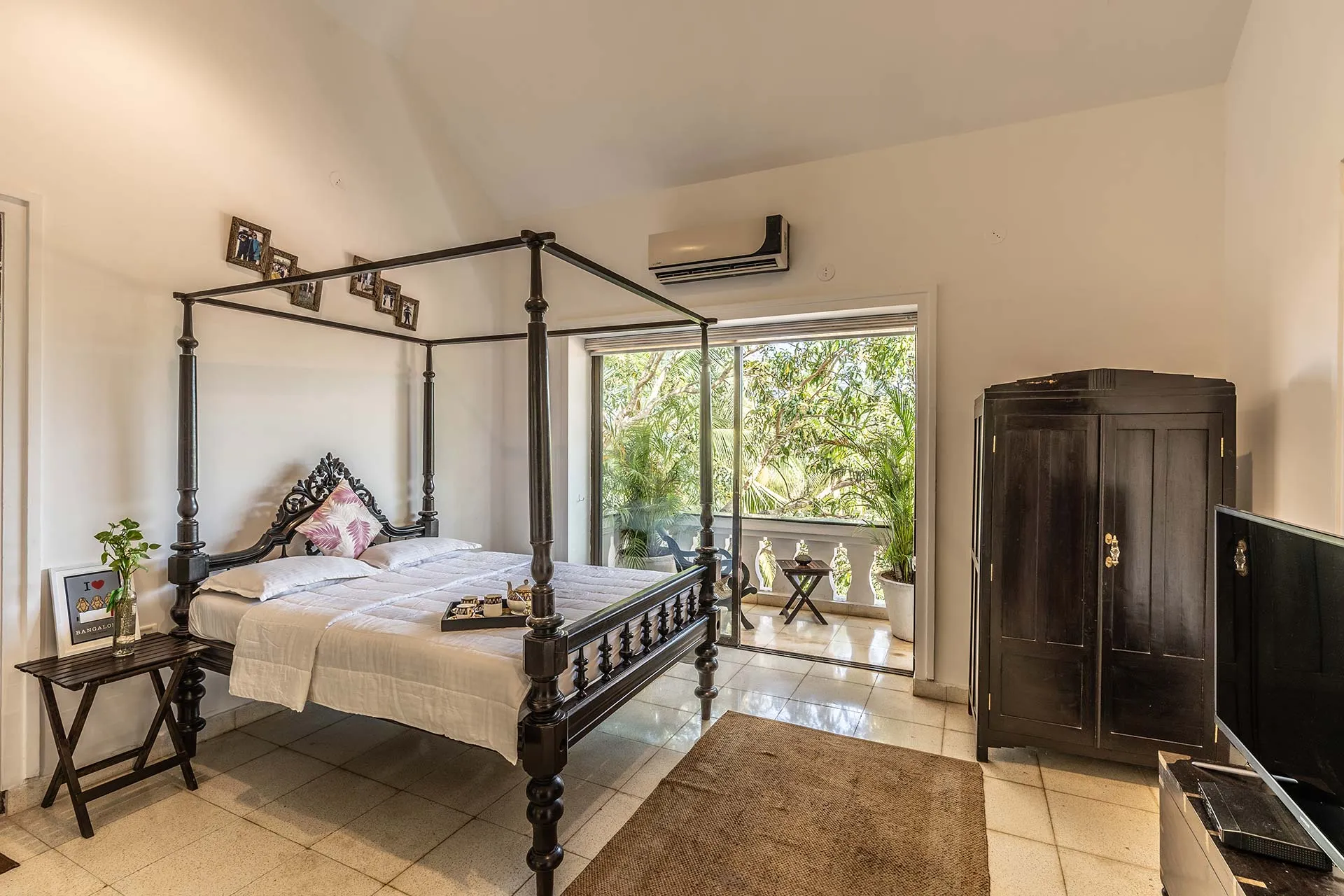 StayVista | Vintage Hideaway 4 BHK Villa Others