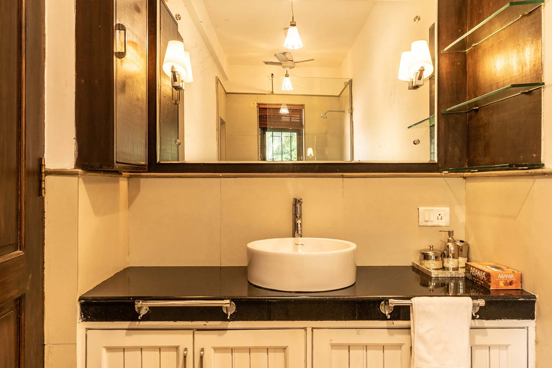 StayVista | Vintage Hideaway 4 BHK Villa Others