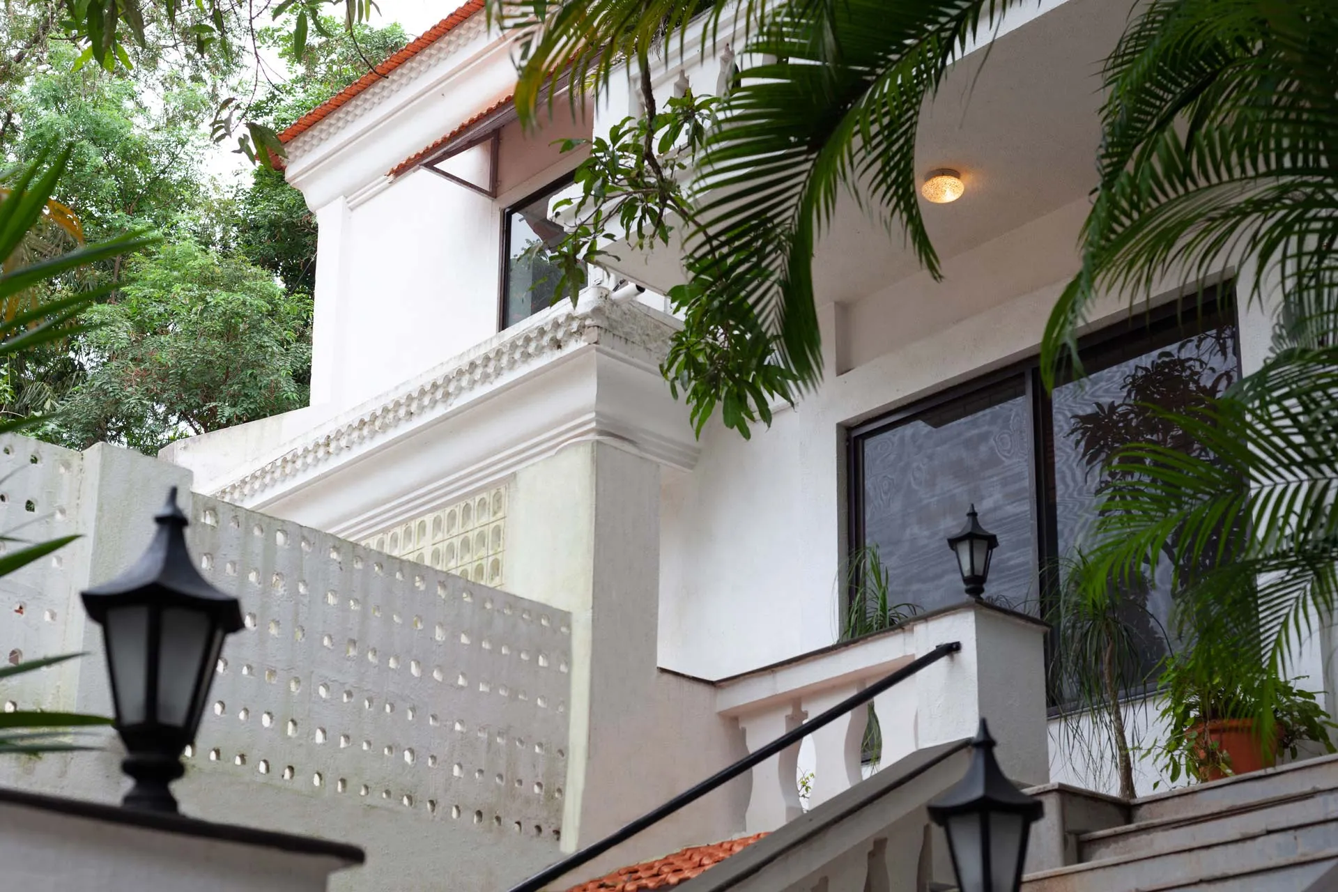 StayVista | Vintage Hideaway 4 BHK Villa Parking