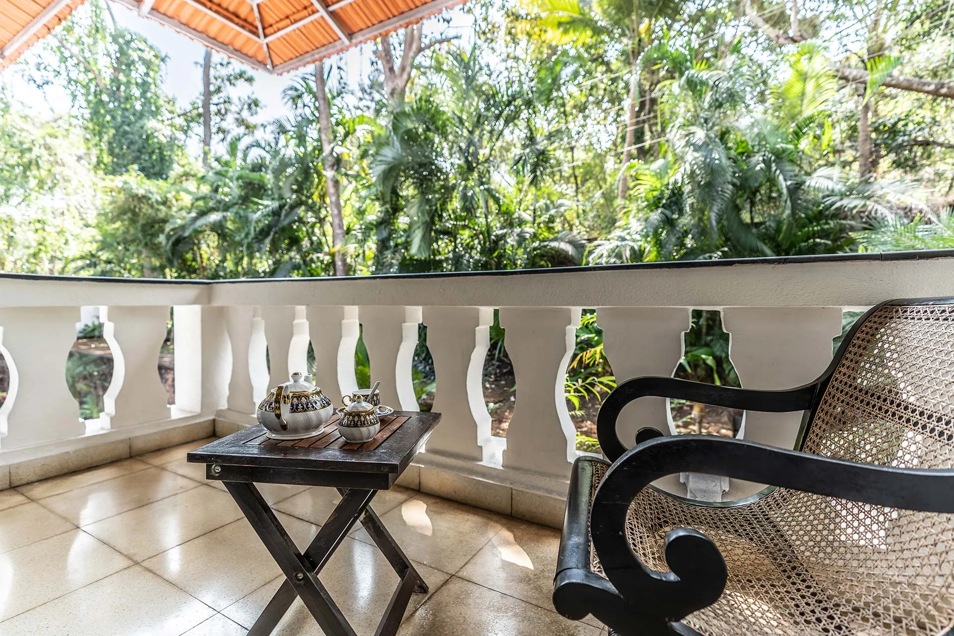 StayVista | Vintage Hideaway 4 BHK Villa Terrace