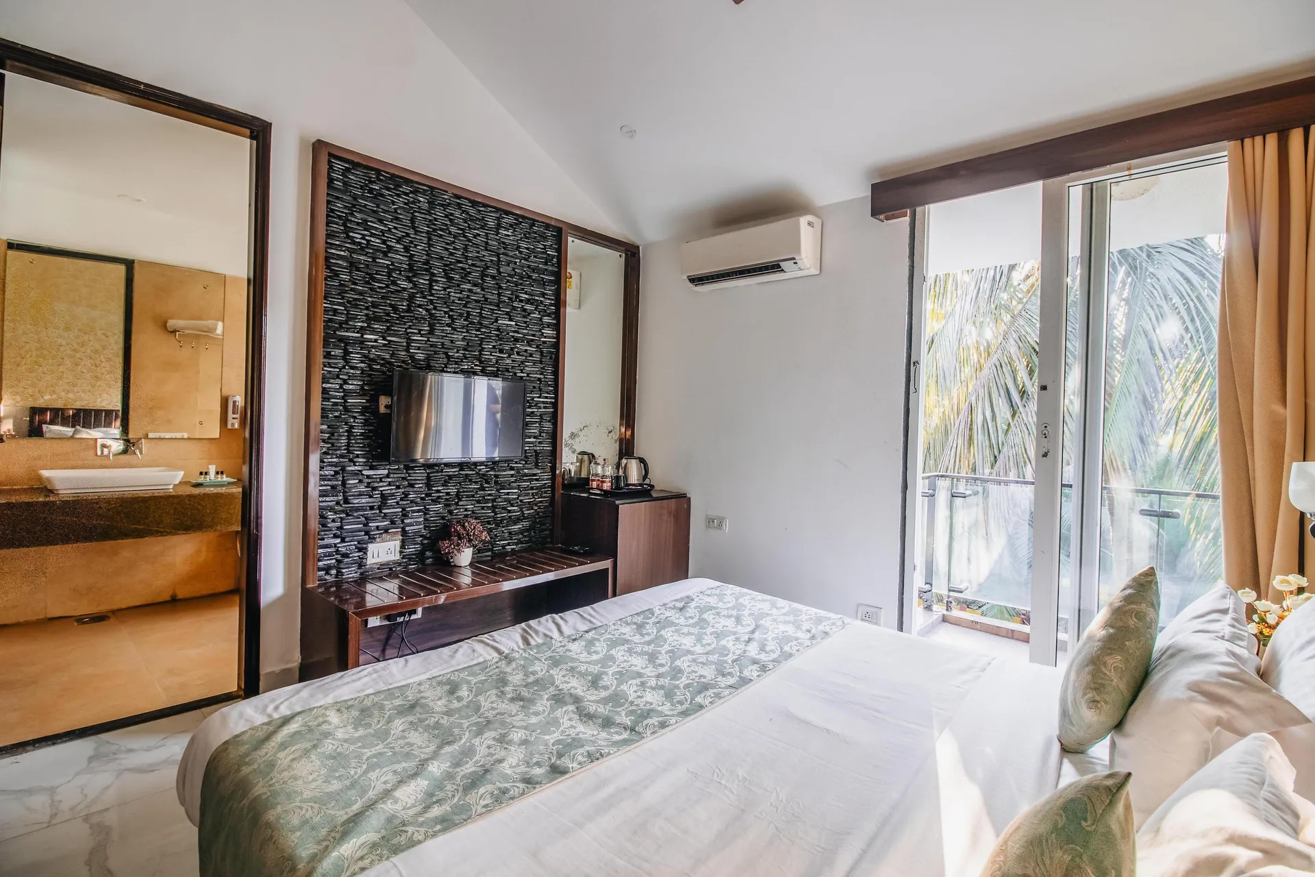 The Mayfield Boutique Hotel, Calangute Room