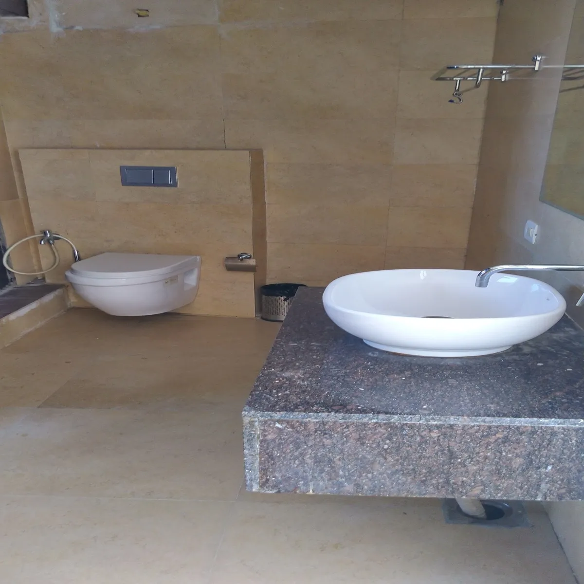 The Mayfield Boutique Hotel, Calangute Washroom