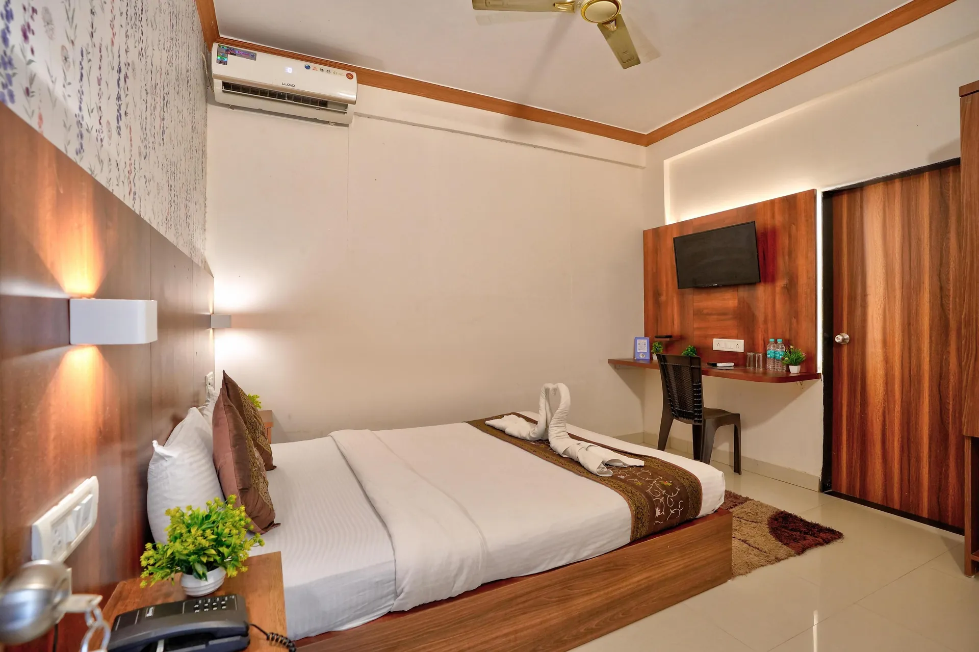 Tranquil Inn Room
