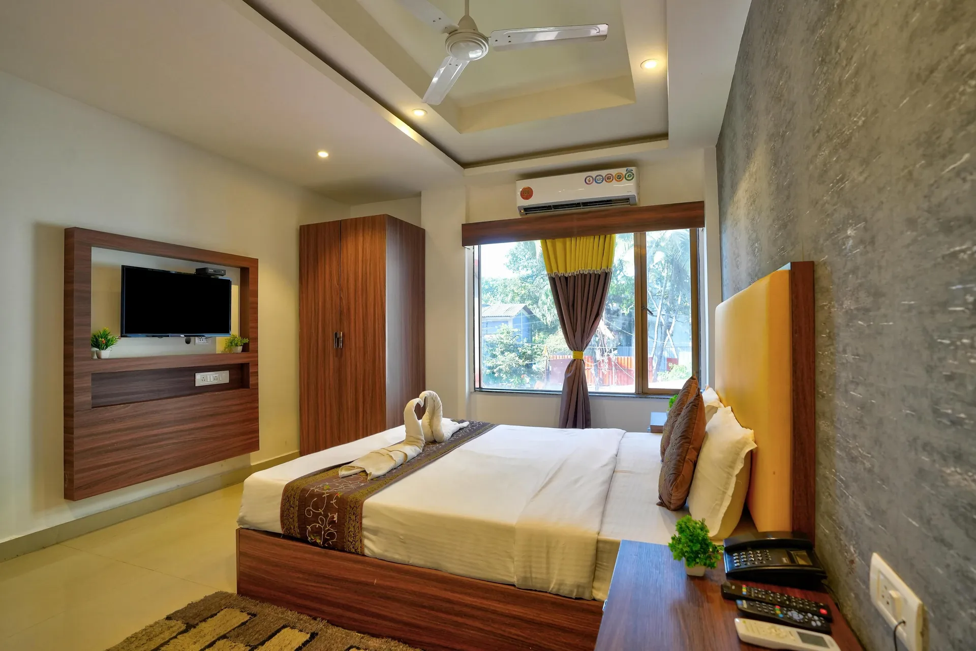 Tranquil Inn Room
