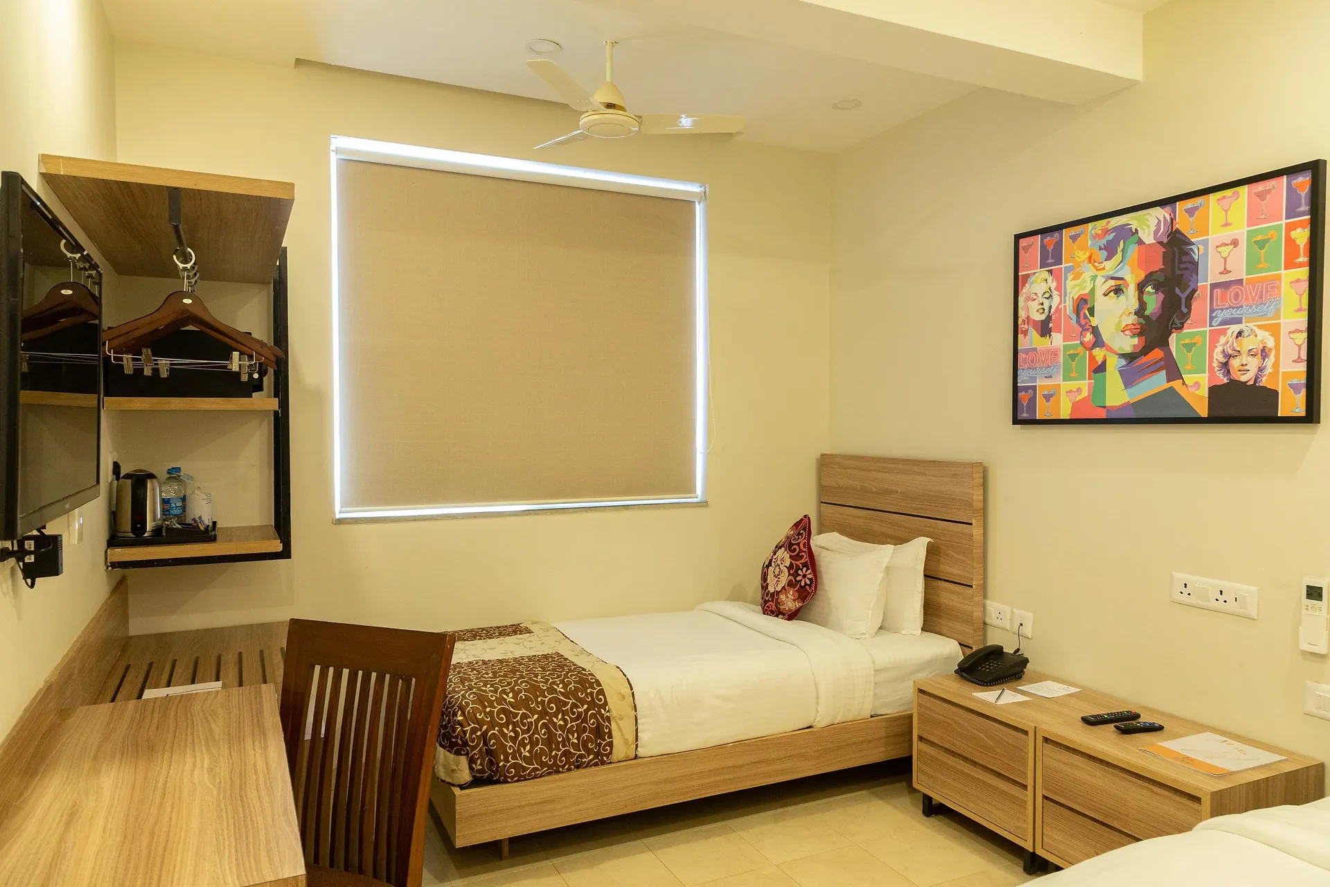 Twin Fountains Room