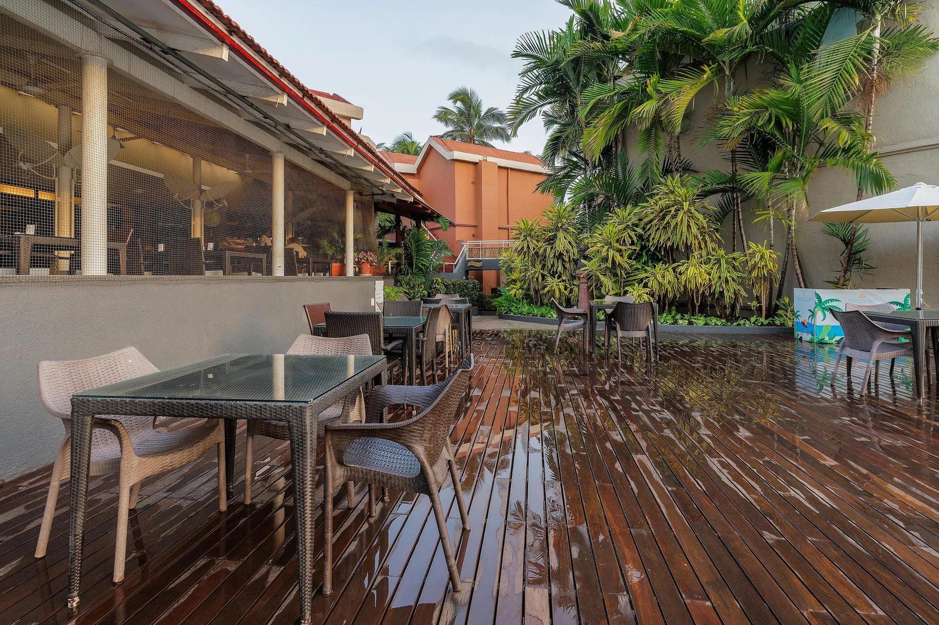 Whispering Palms Beach Resort Restaurant