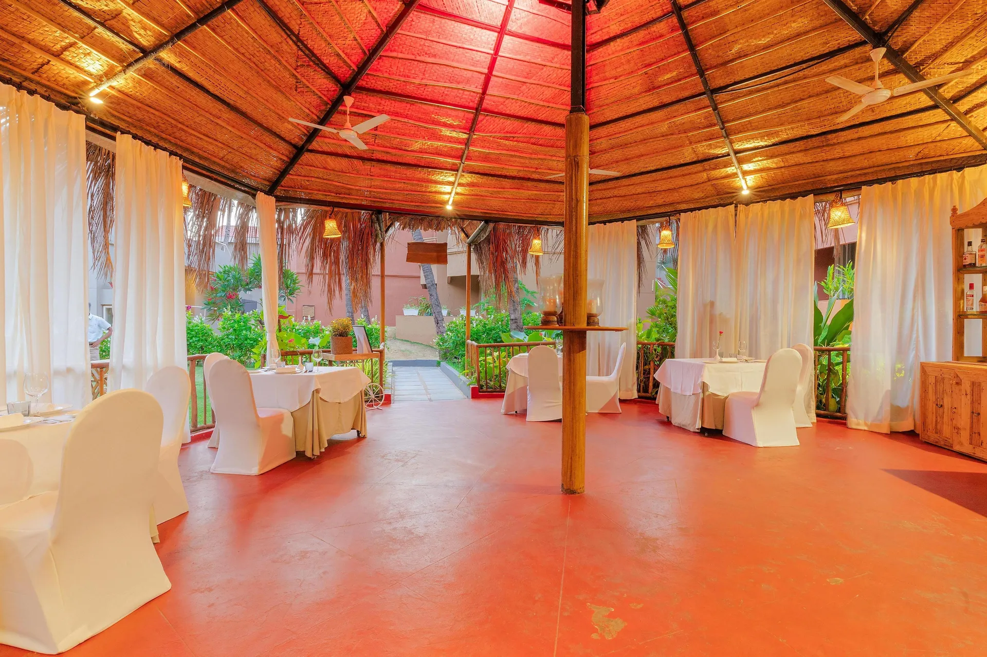 Whispering Palms Beach Resort Restaurant