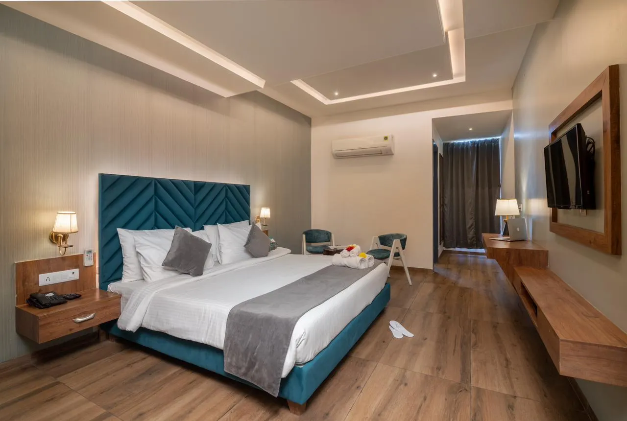 DLS Ganga Bliss Room