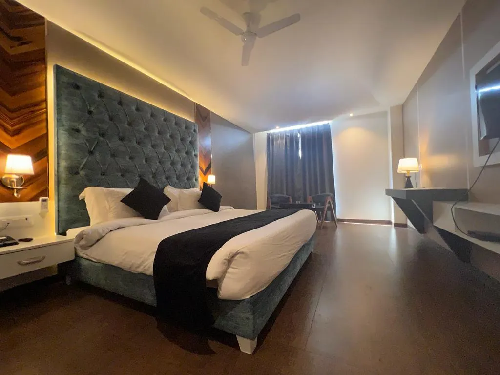 DLS Ganga Bliss Room