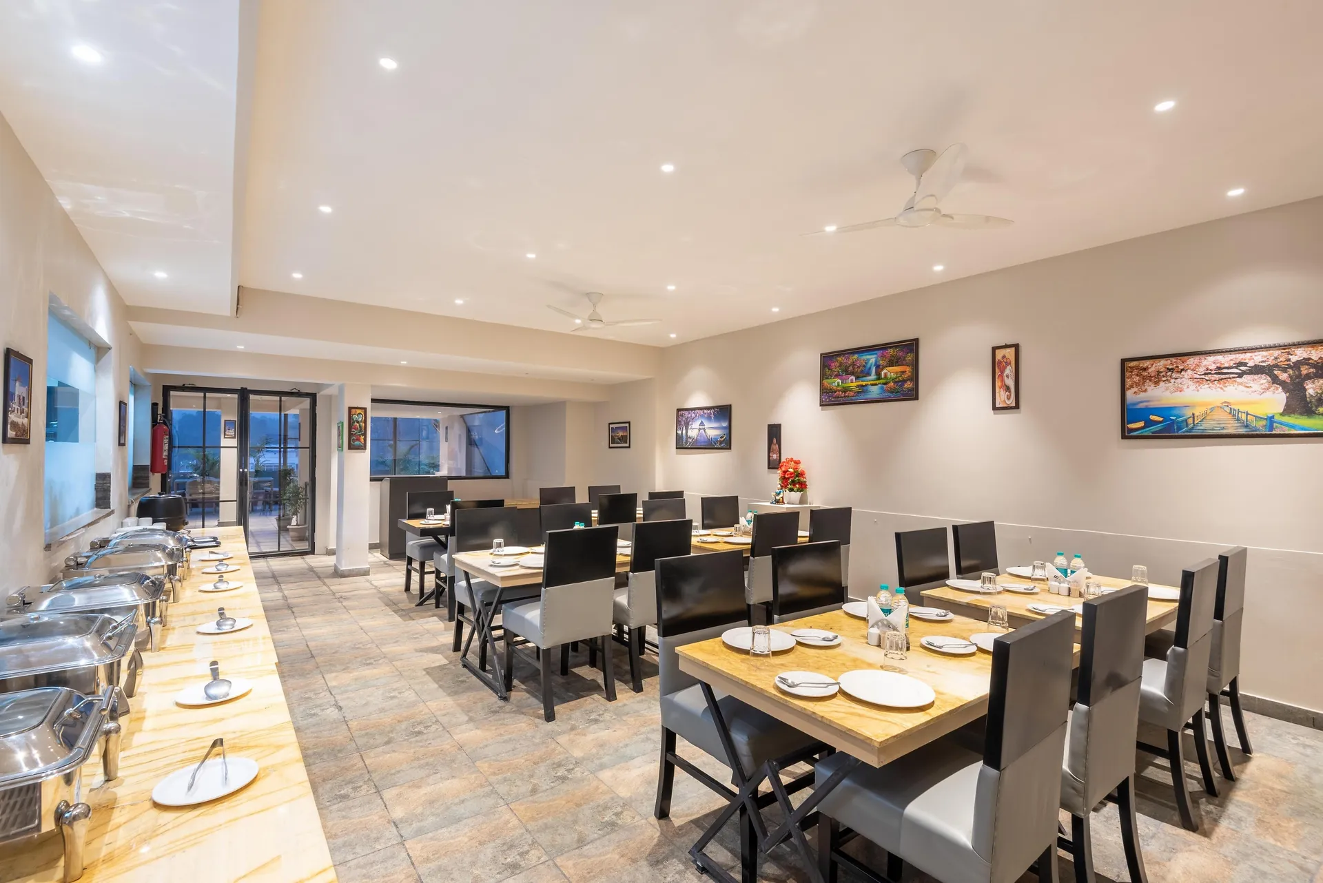 DLS Hotel Arihant Restaurant