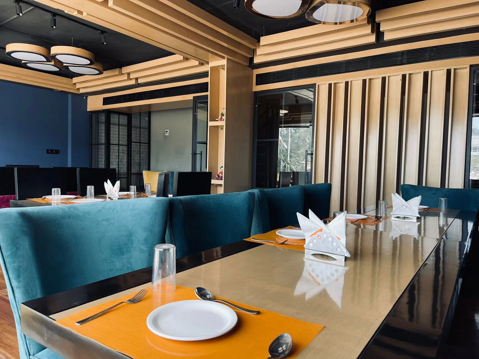 DLS Hotel Arihant Restaurant