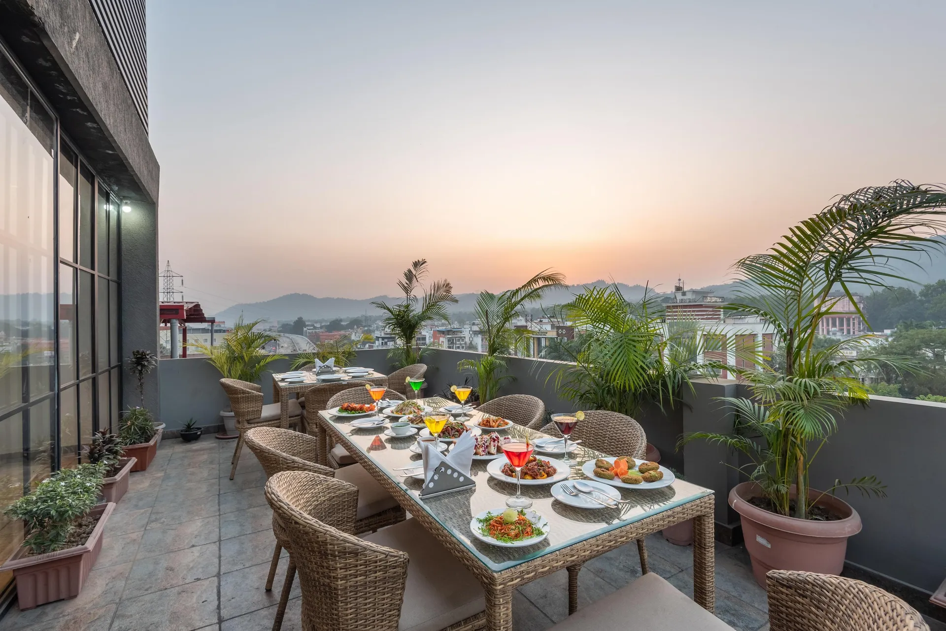 DLS Hotel Arihant Restaurant