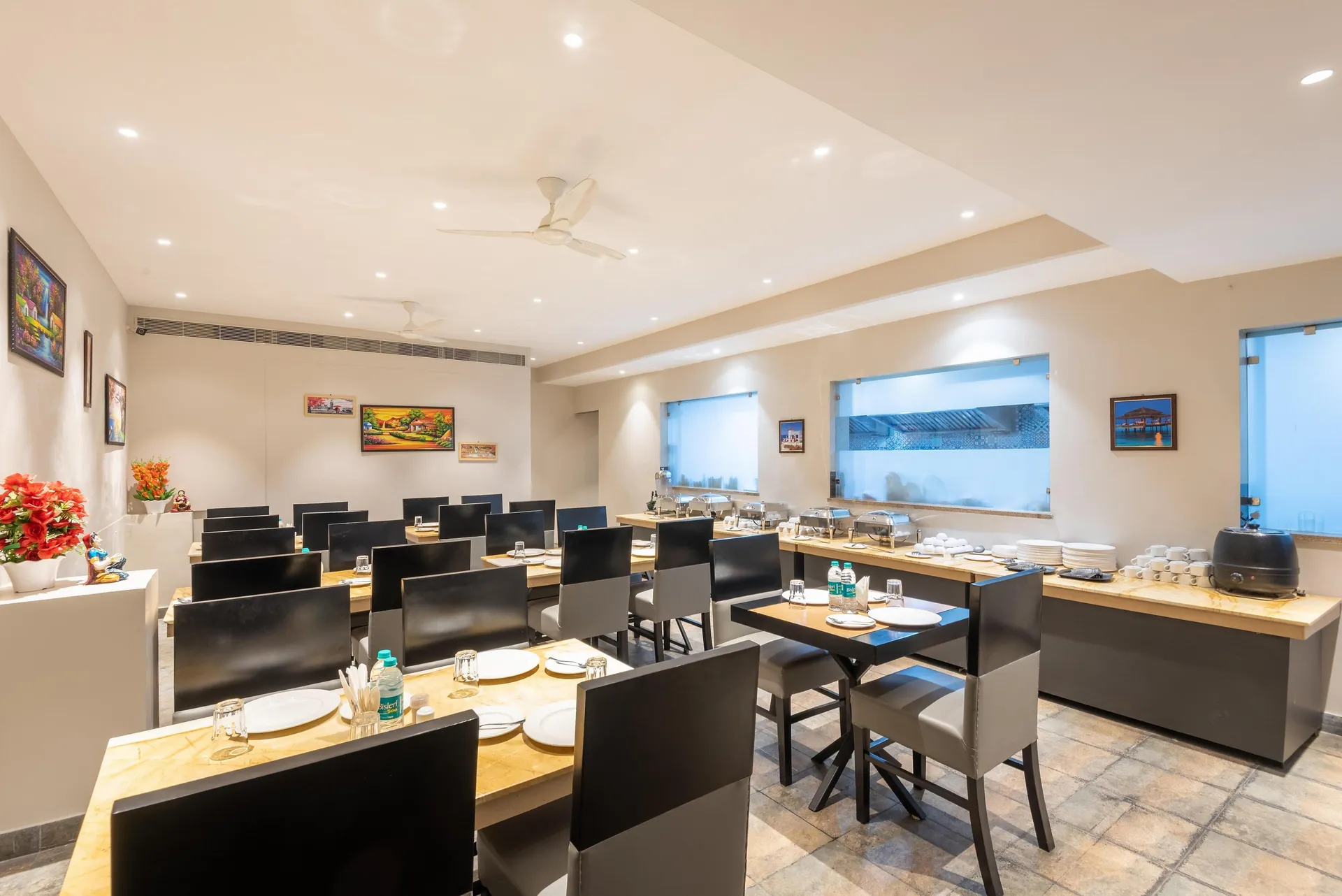 DLS Hotel Arihant Restaurant