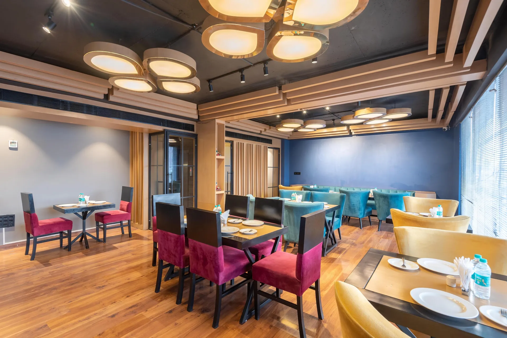 DLS Hotel Arihant Restaurant