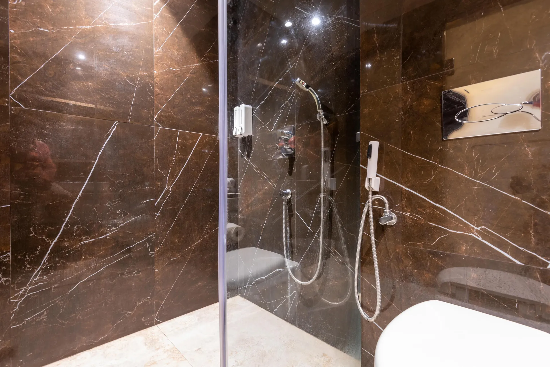 DLS Hotel Arihant Room