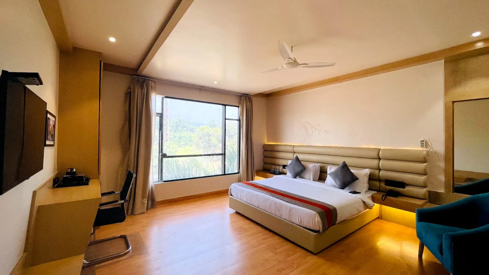 DLS Hotel Arihant Room