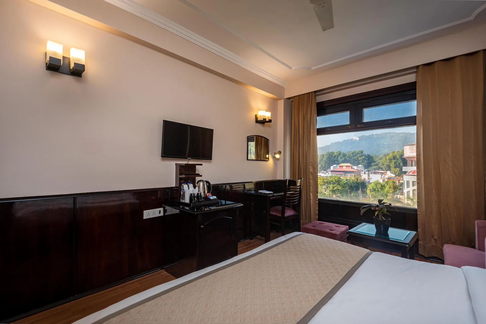 DLS Park Grace, Haridwar Room