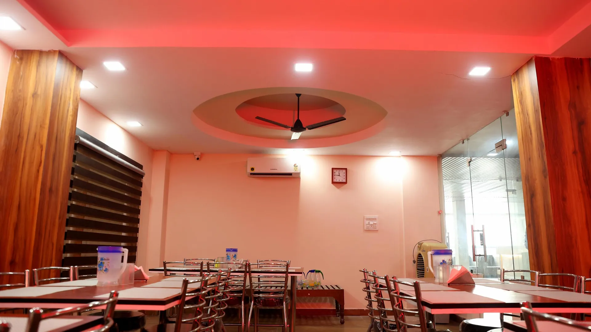 Hotel Blue Pine. Restaurant