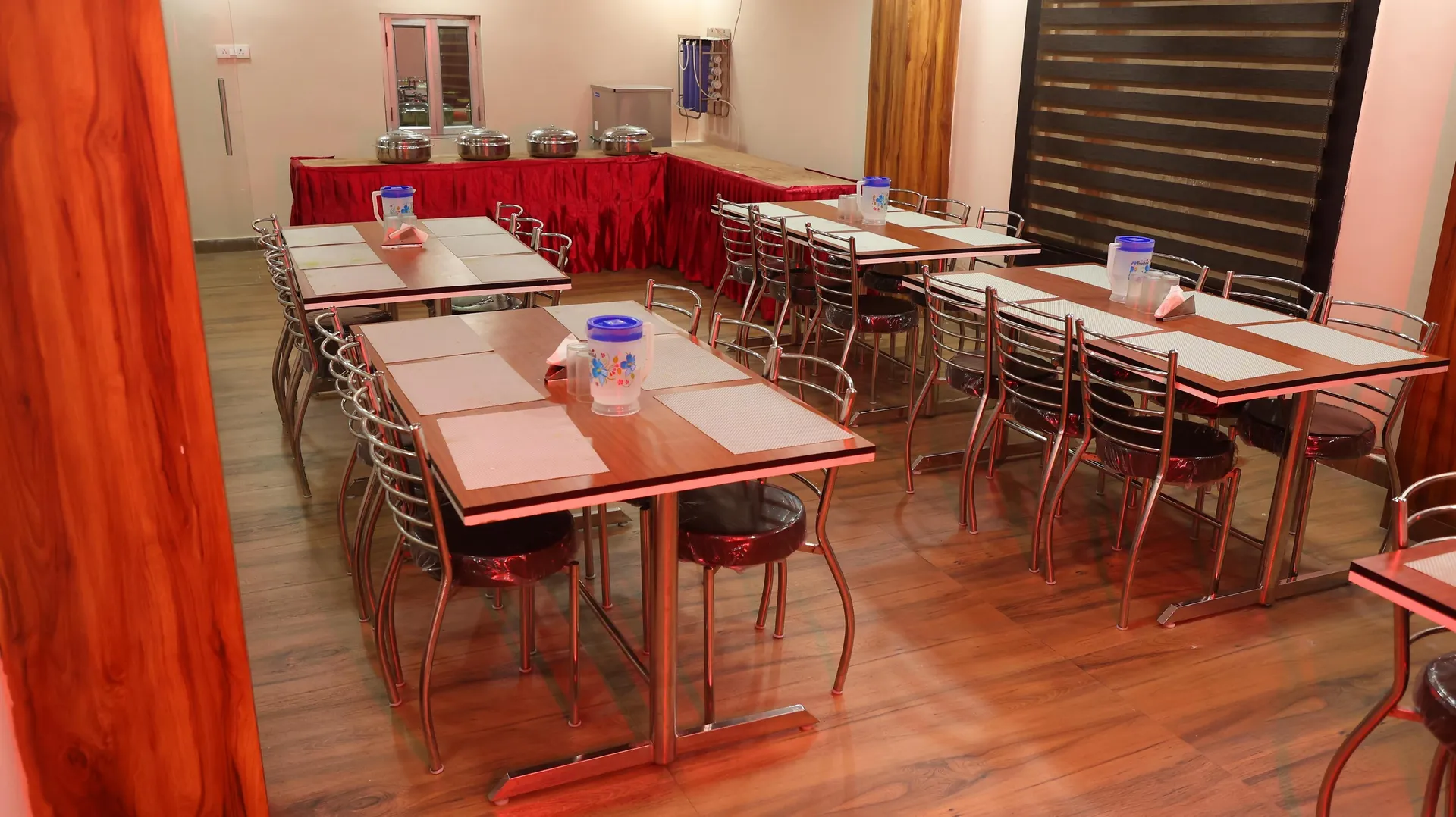 Hotel Blue Pine. Restaurant