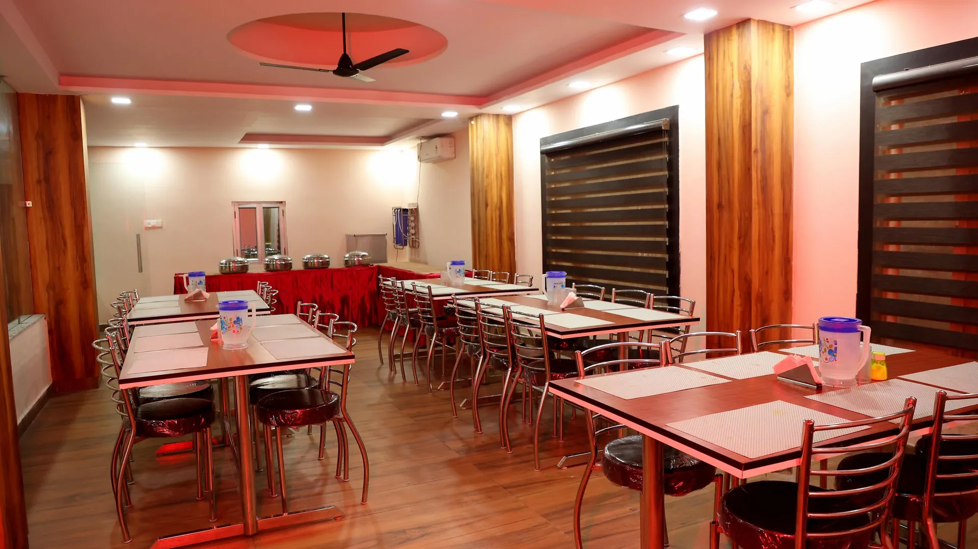 Hotel Blue Pine. Restaurant