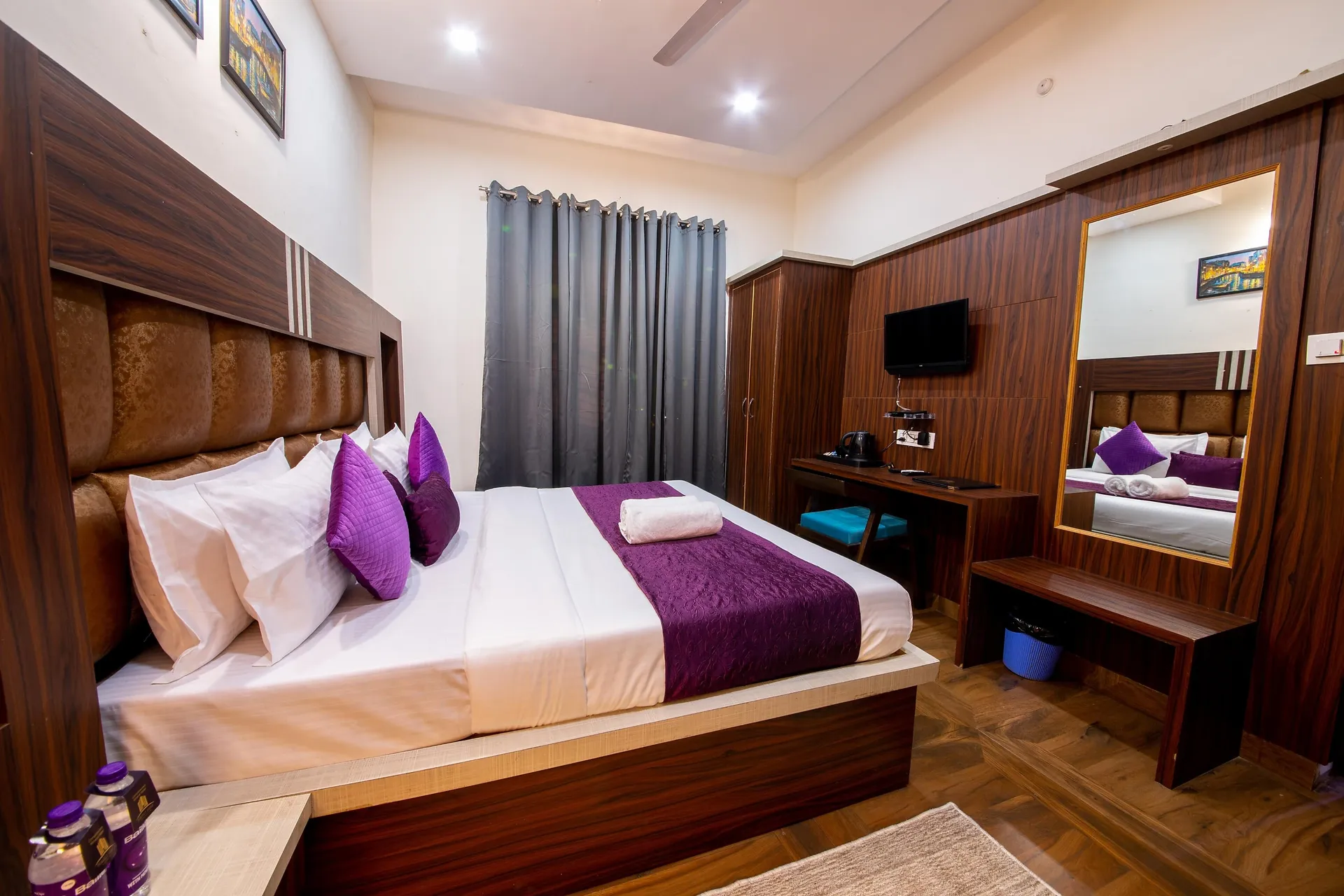 Hotel Grey Castle by Perfect Stayz Room