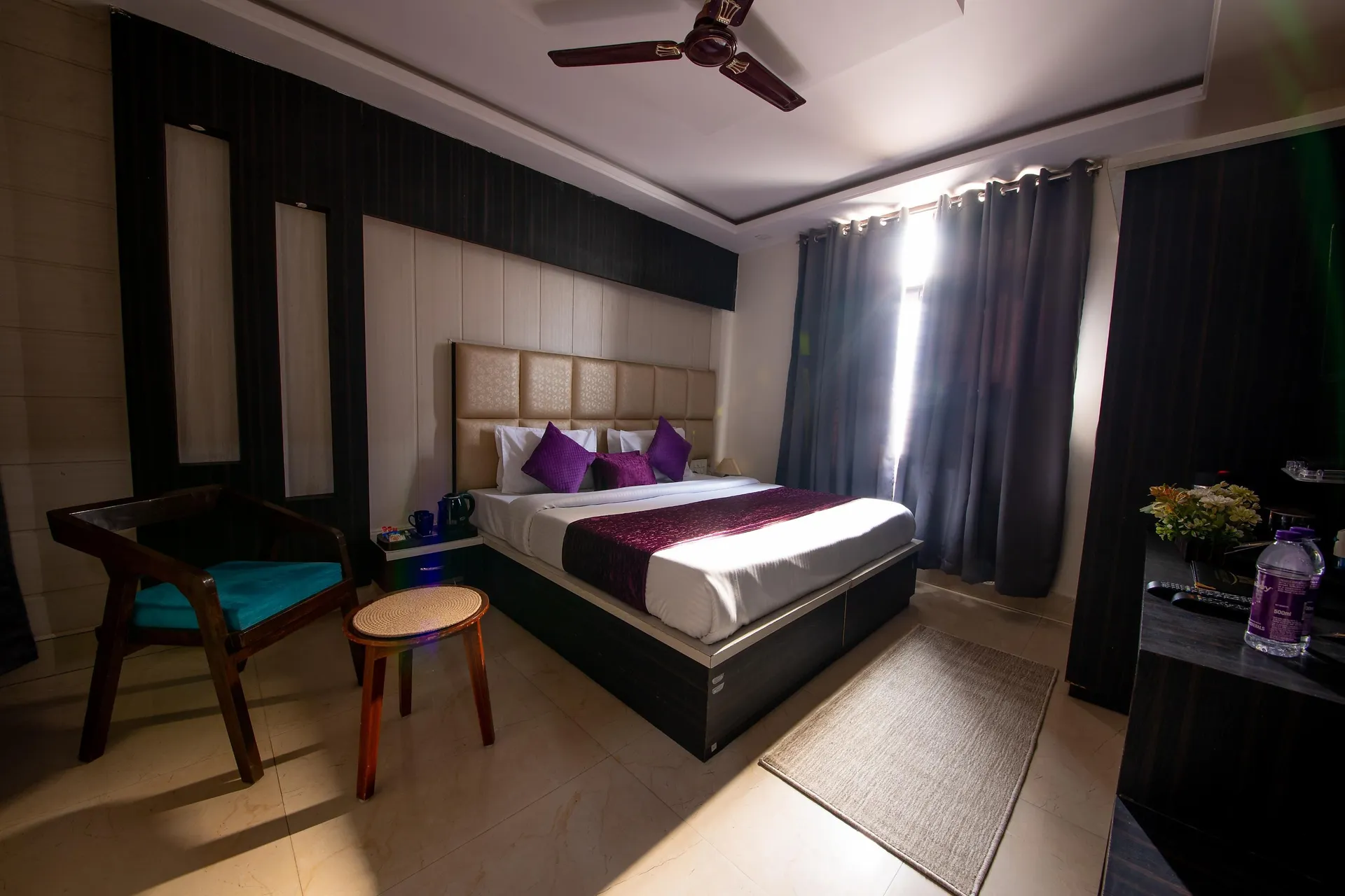 Hotel Grey Castle by Perfect Stayz Room