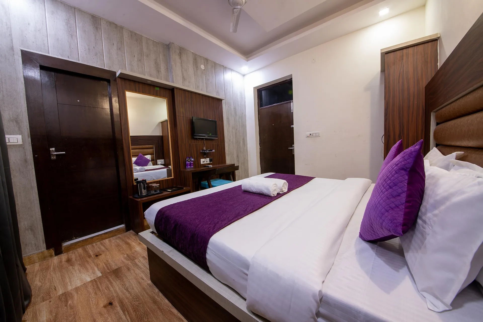 Hotel Grey Castle by Perfect Stayz Room