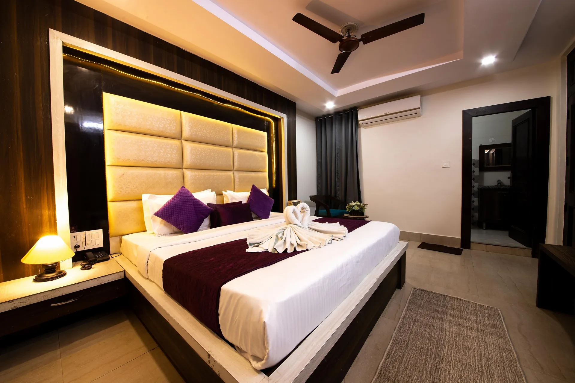 Hotel Grey Castle by Perfect Stayz Room