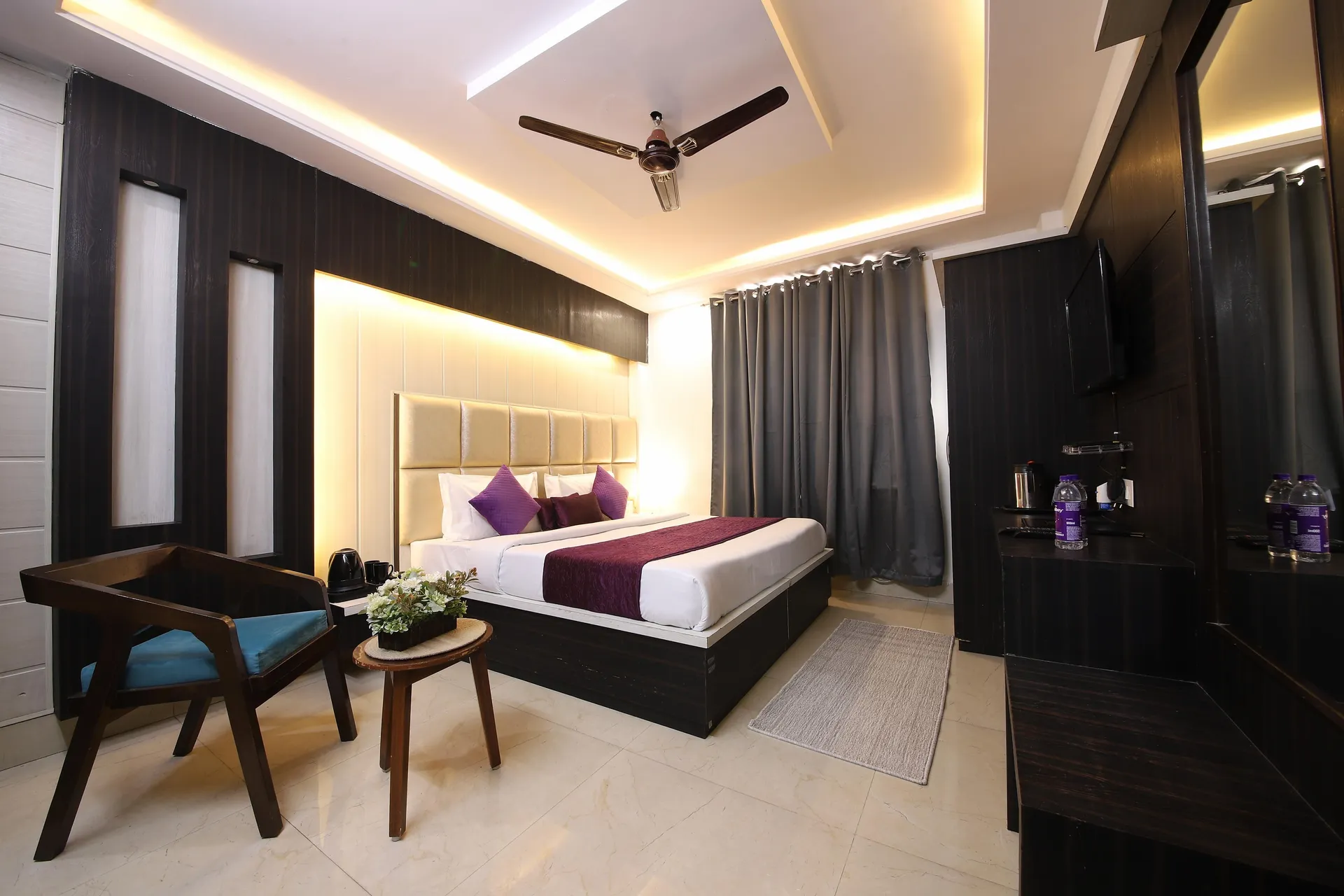Hotel Grey Castle by Perfect Stayz Room