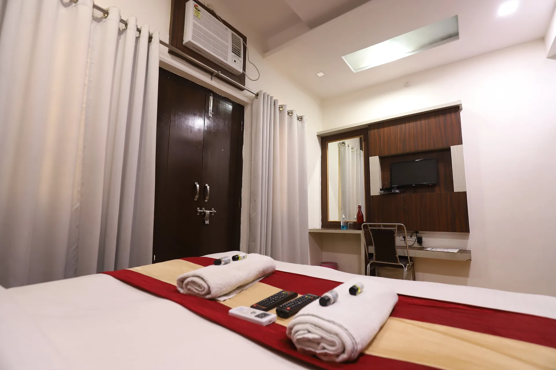 Hotel Grey Castle by Perfect Stayz Room