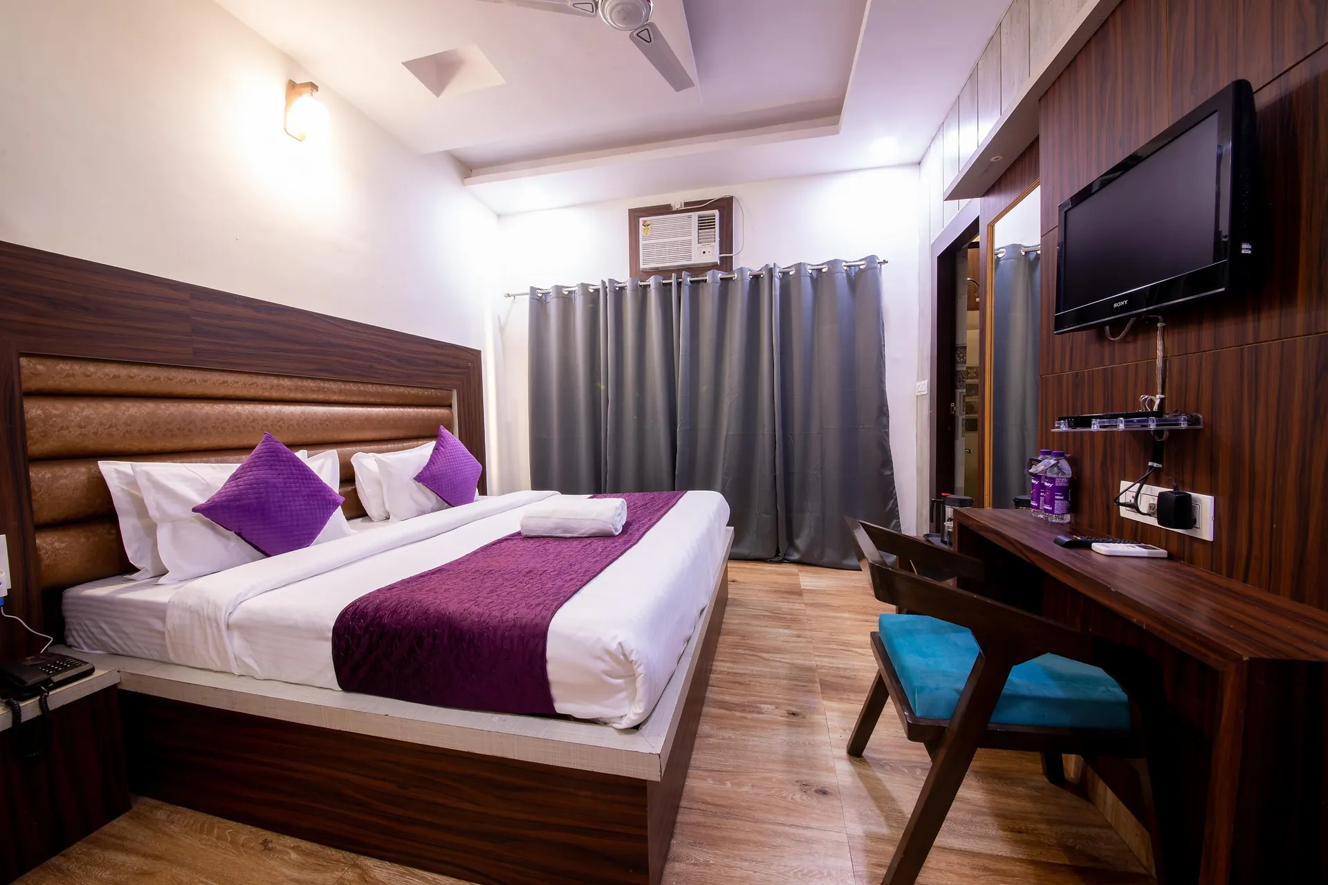 Hotel Grey Castle by Perfect Stayz Room