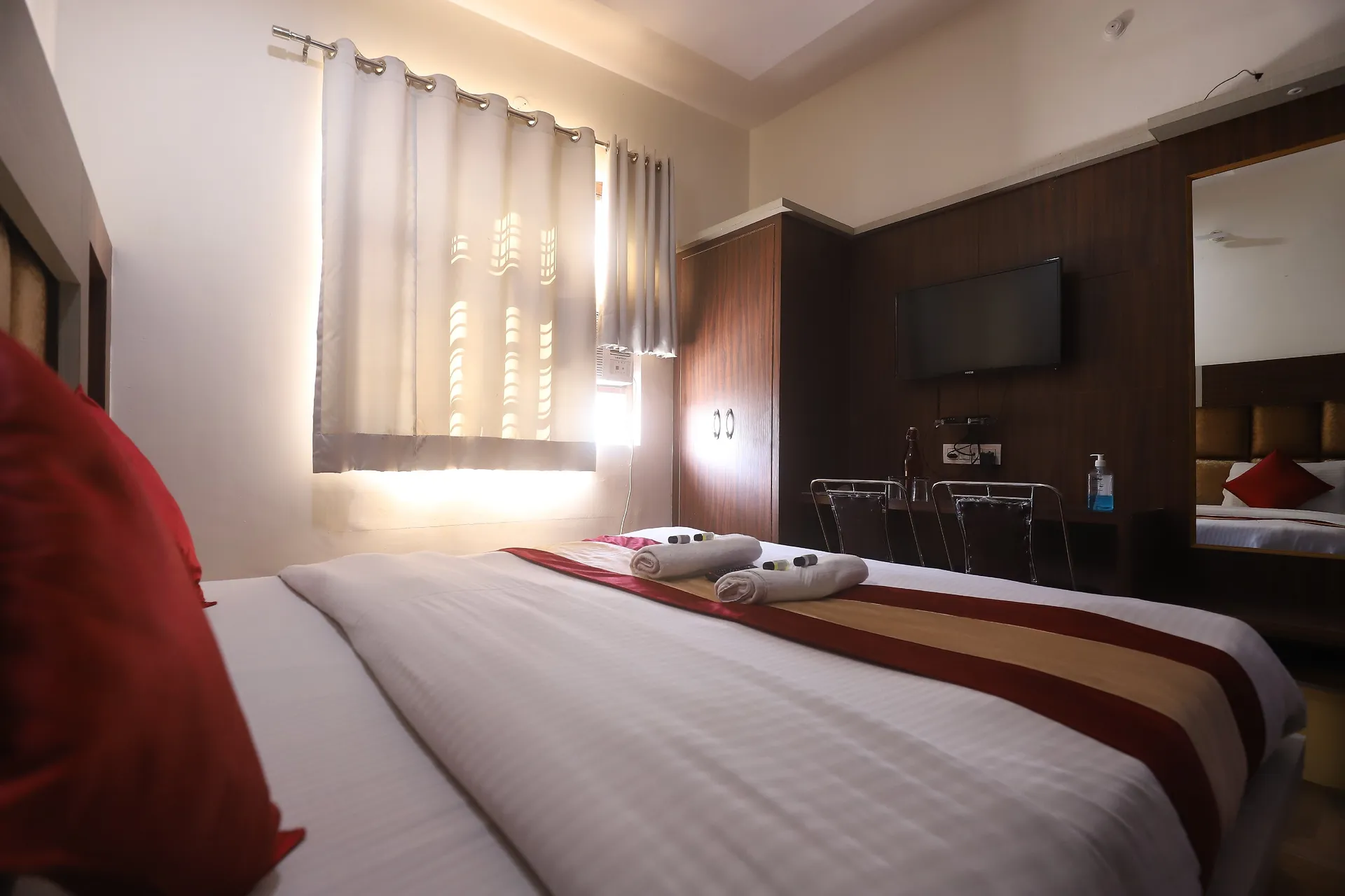 Hotel Grey Castle by Perfect Stayz Room