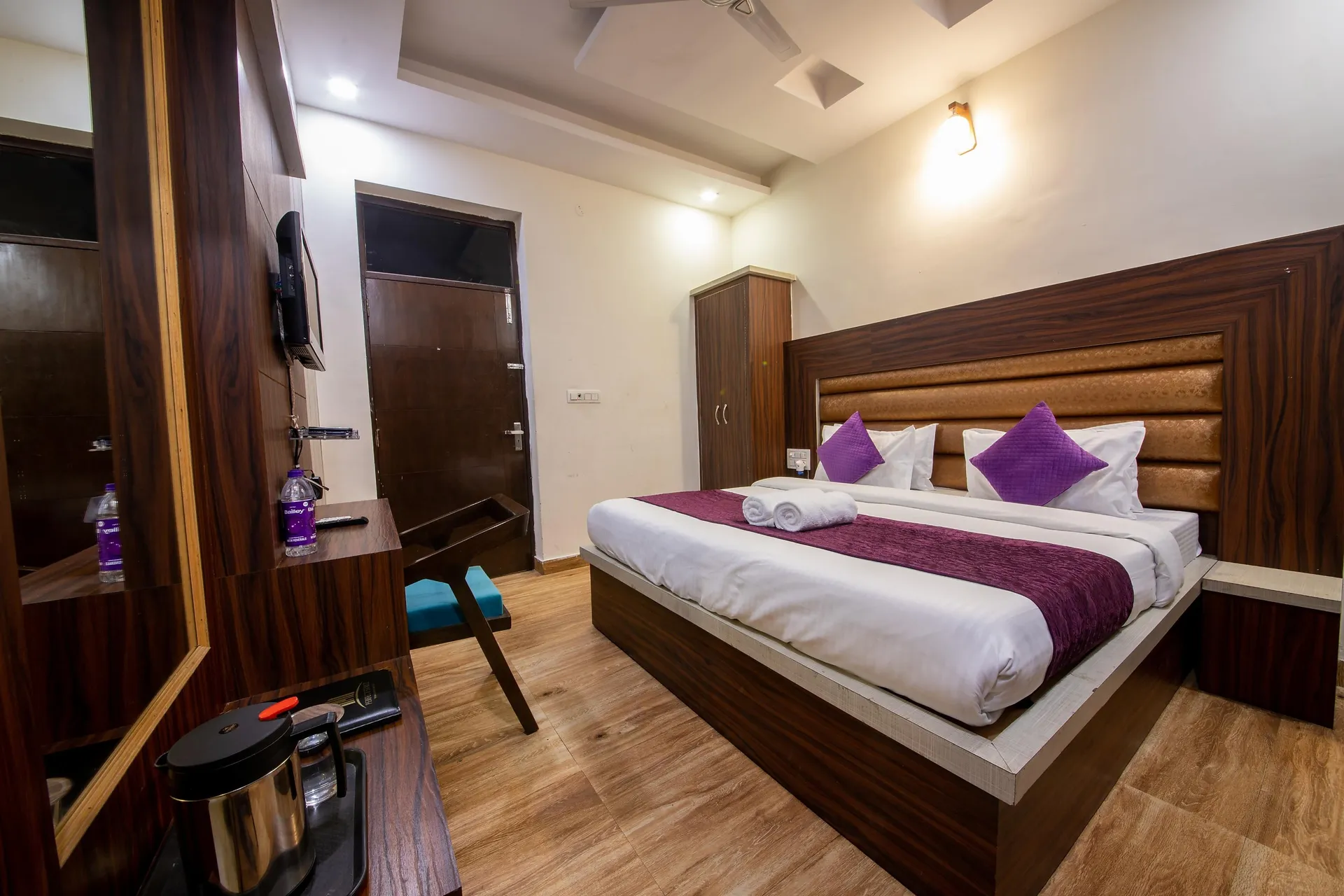 Hotel Grey Castle by Perfect Stayz Room