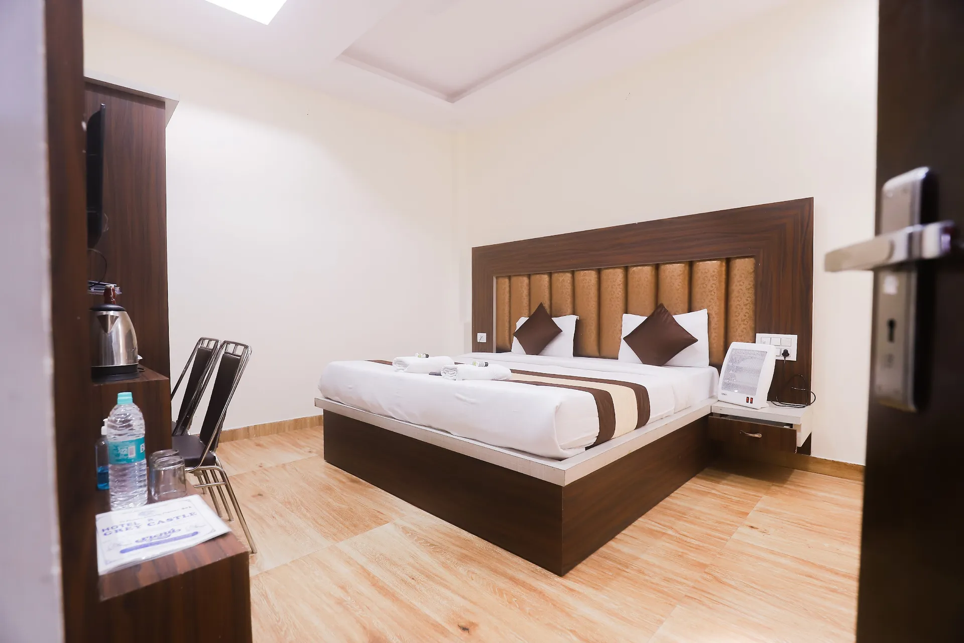 Hotel Grey Castle by Perfect Stayz Room