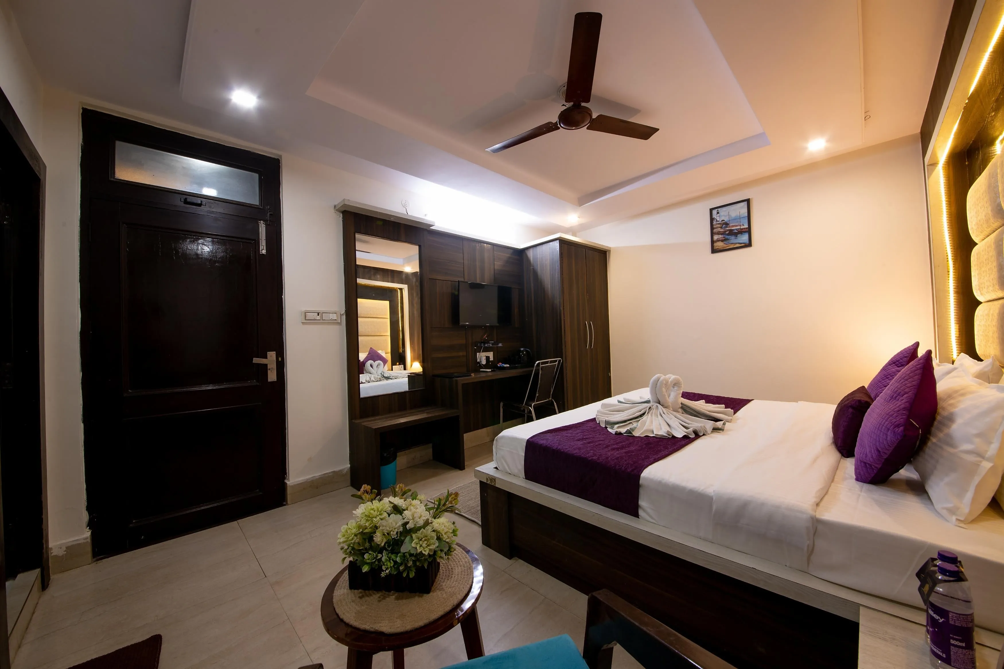 Hotel Grey Castle by Perfect Stayz Room