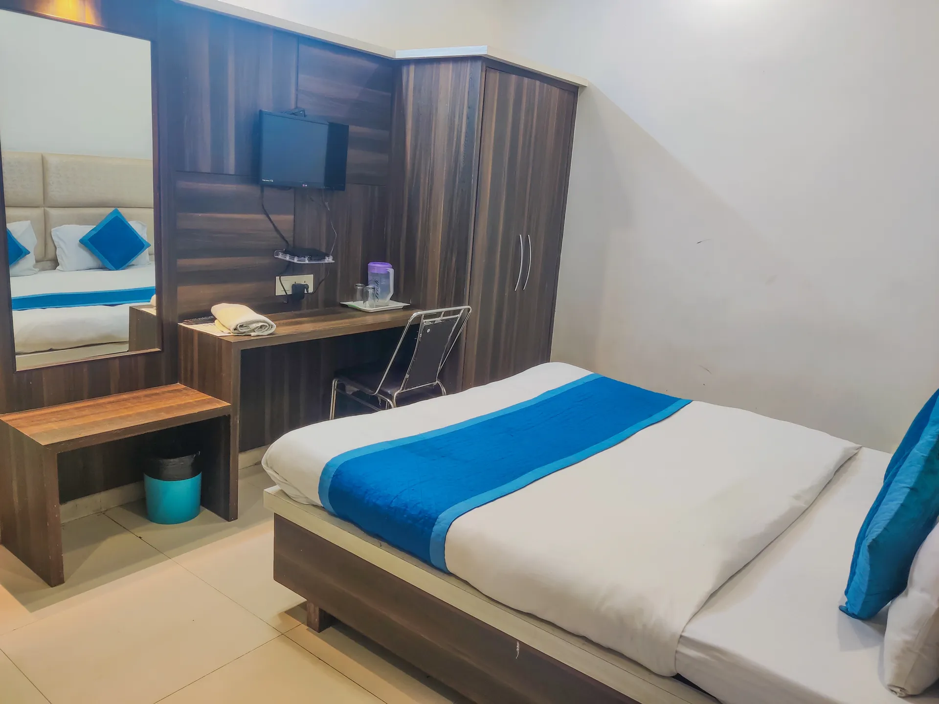 Hotel Grey Castle by Perfect Stayz Room