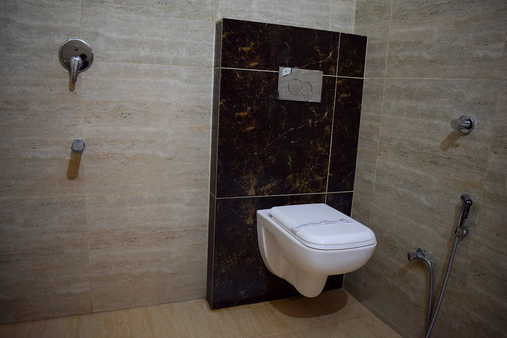 Hotel Grey Castle by Perfect Stayz Washroom