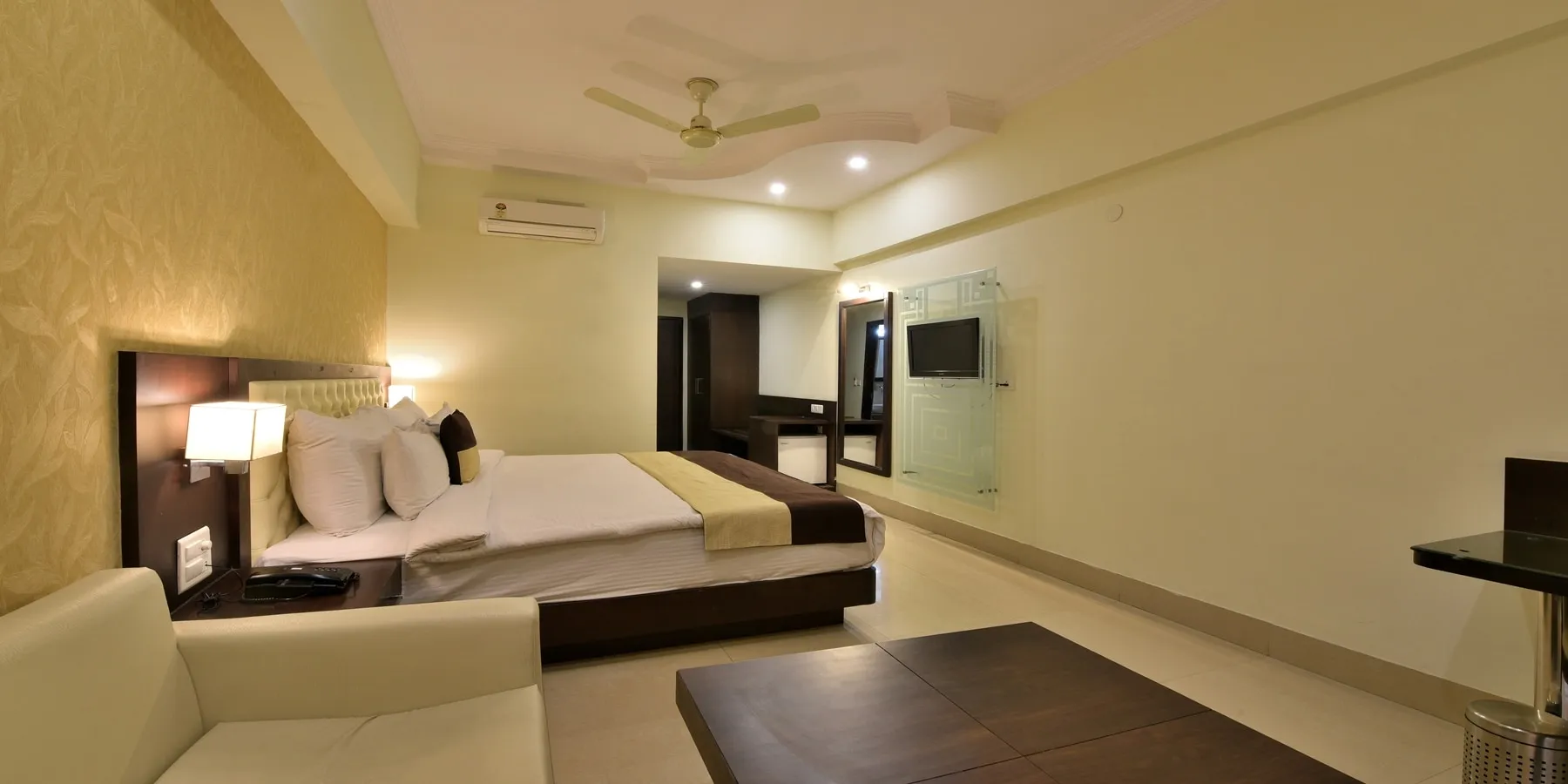 Hotel Madhuban Room