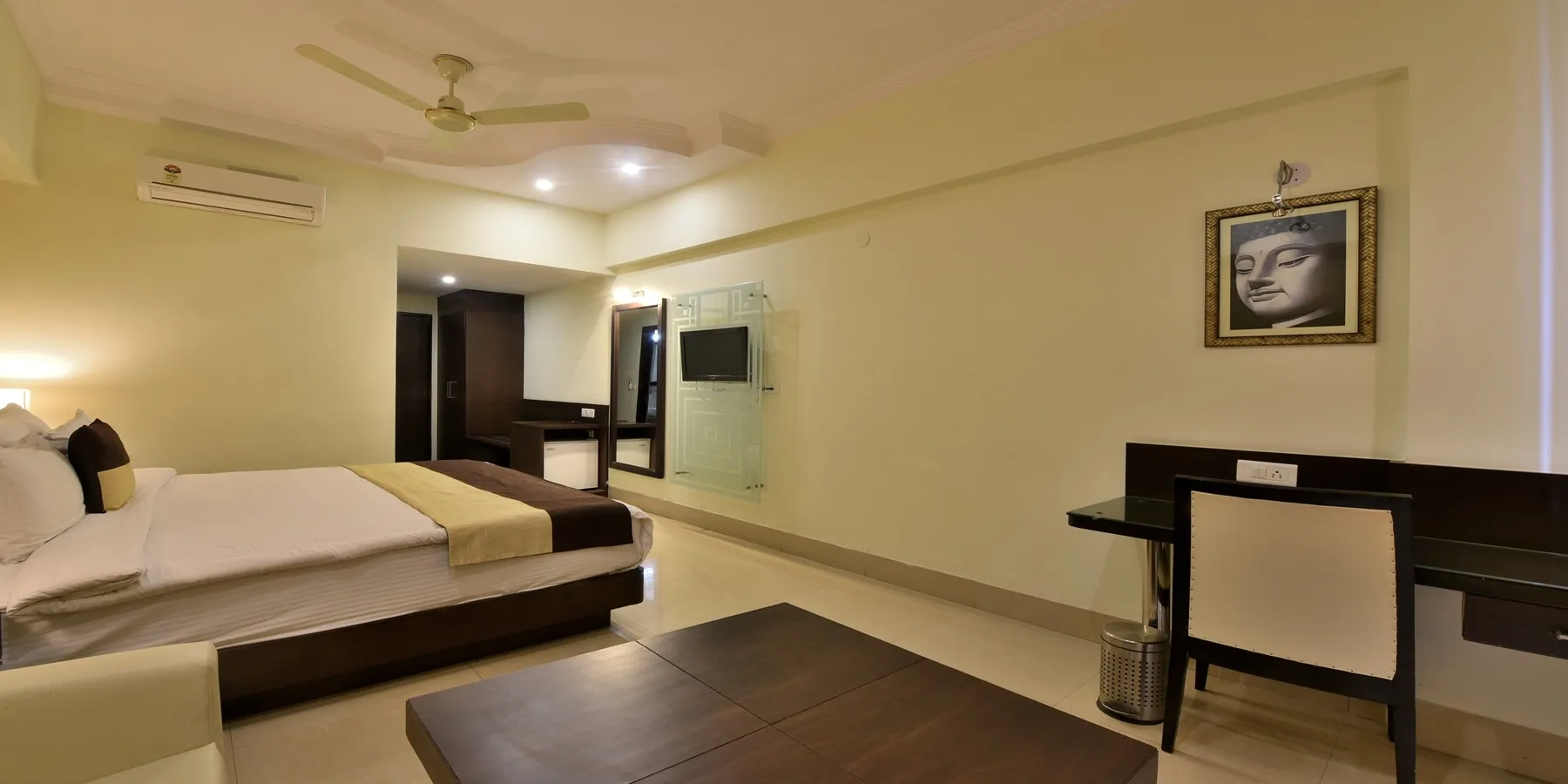 Hotel Madhuban Room