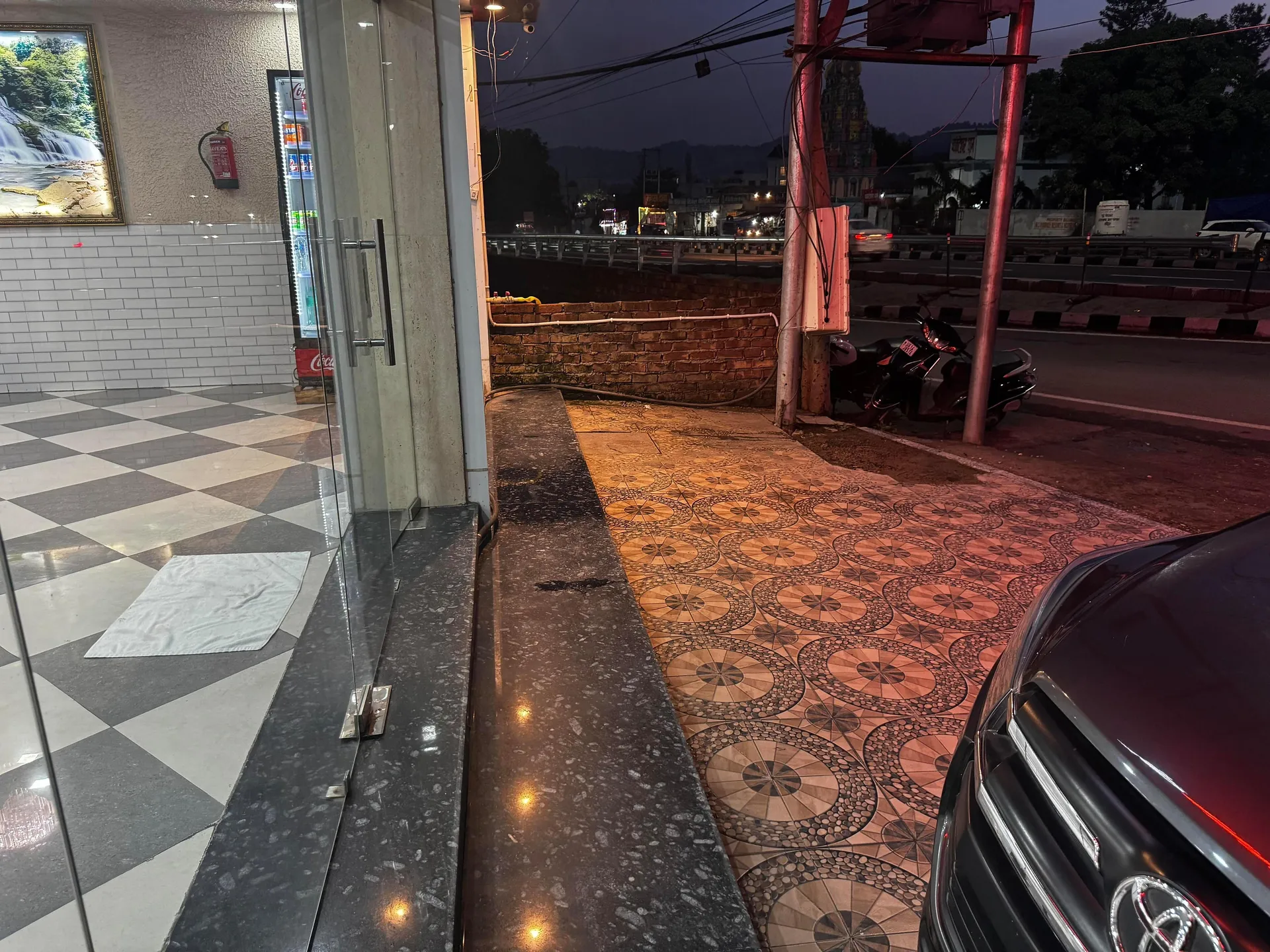 Hotel Mahi Ganga Heritage by Lawrence Hotels Parking