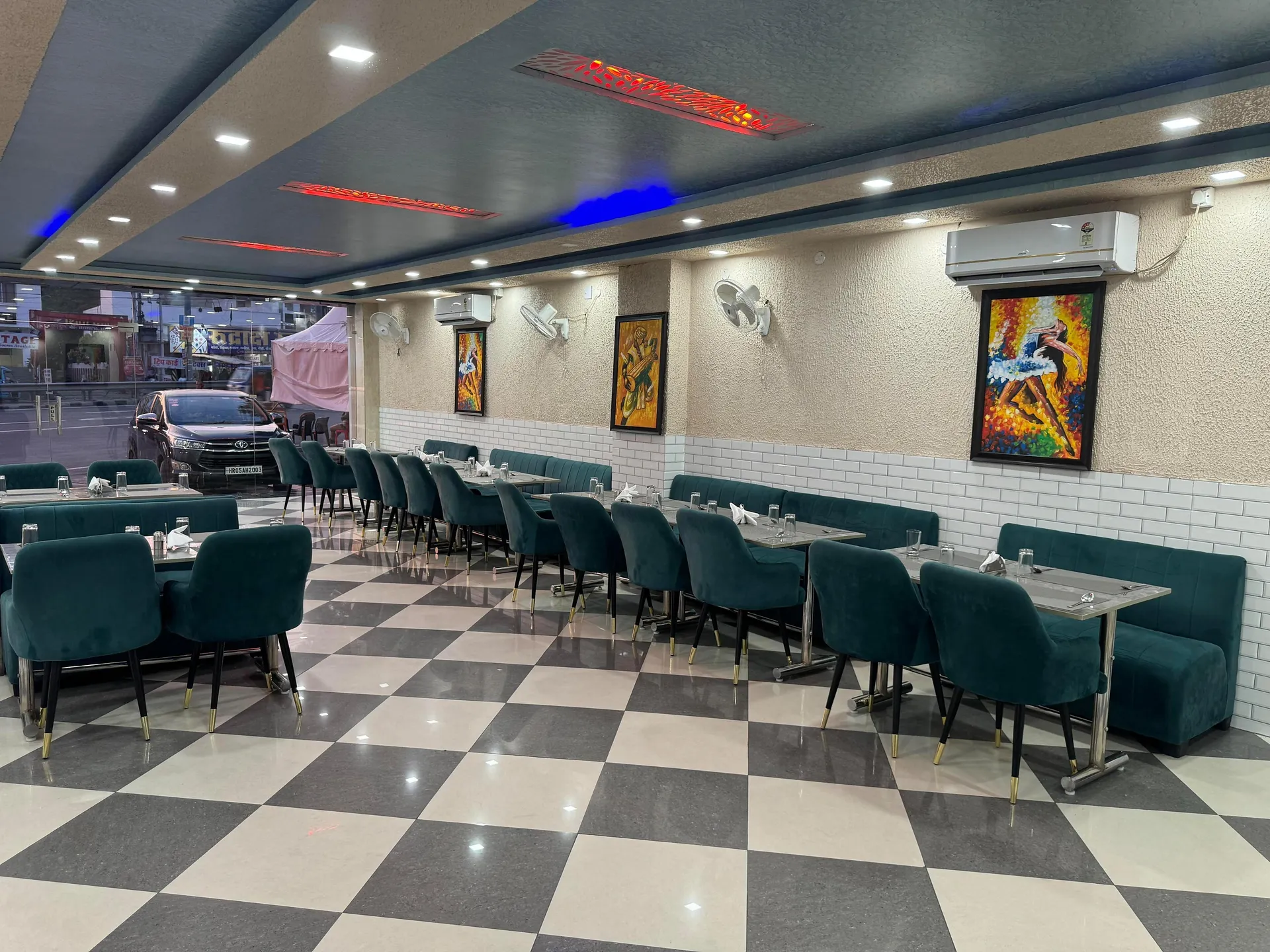 Hotel Mahi Ganga Heritage by Lawrence Hotels Restaurant